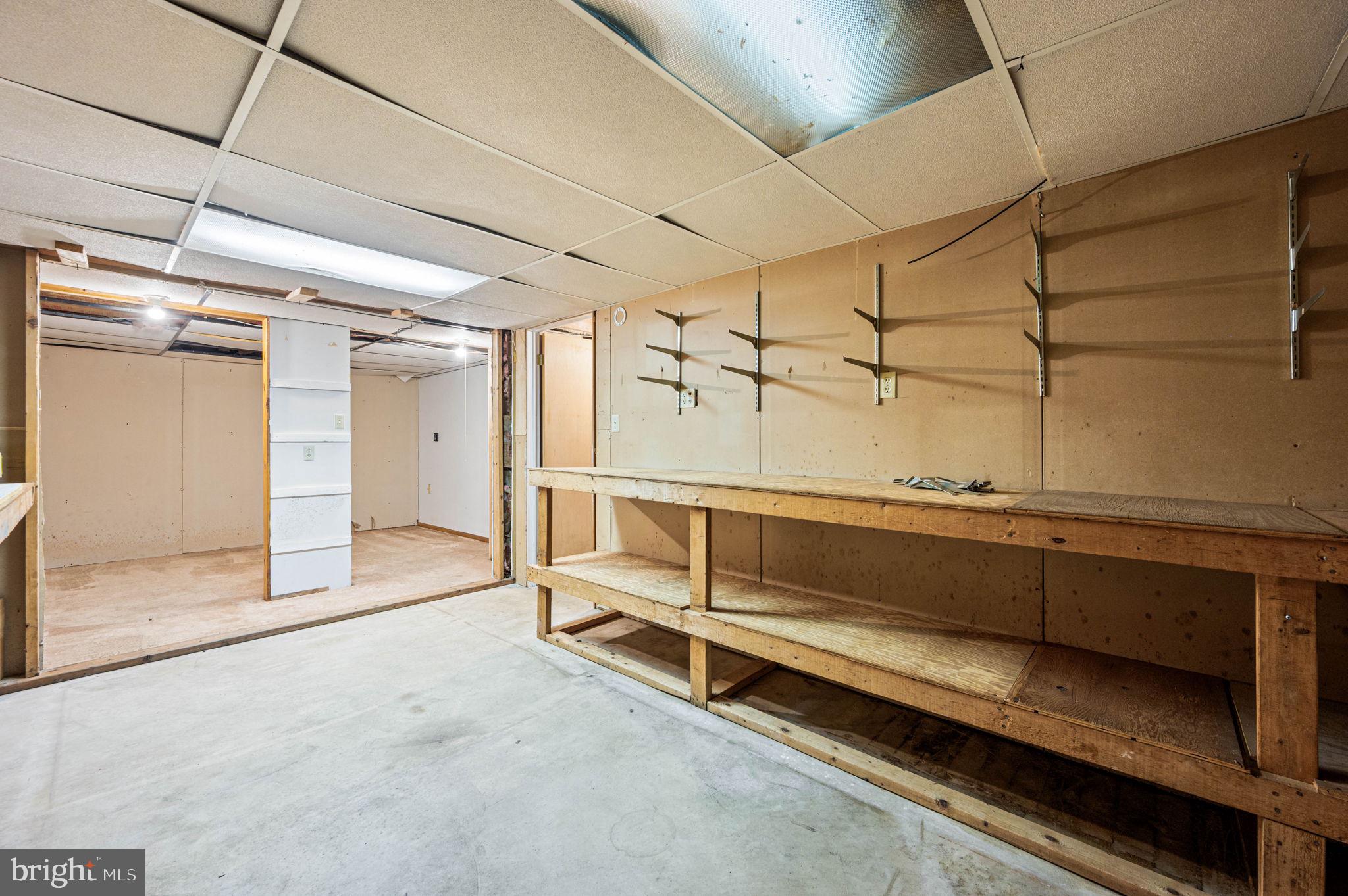 HONEY BROOK MANOR - Residential