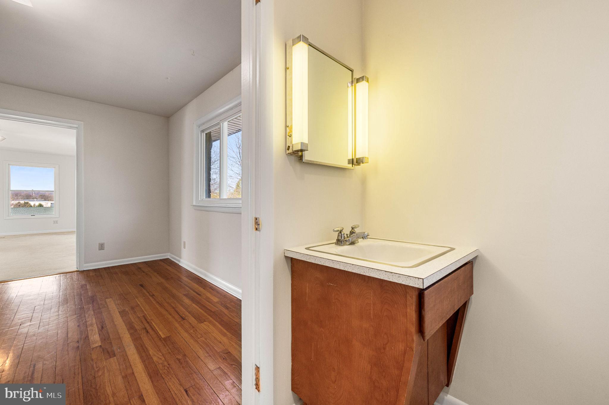 HONEY BROOK MANOR - Residential