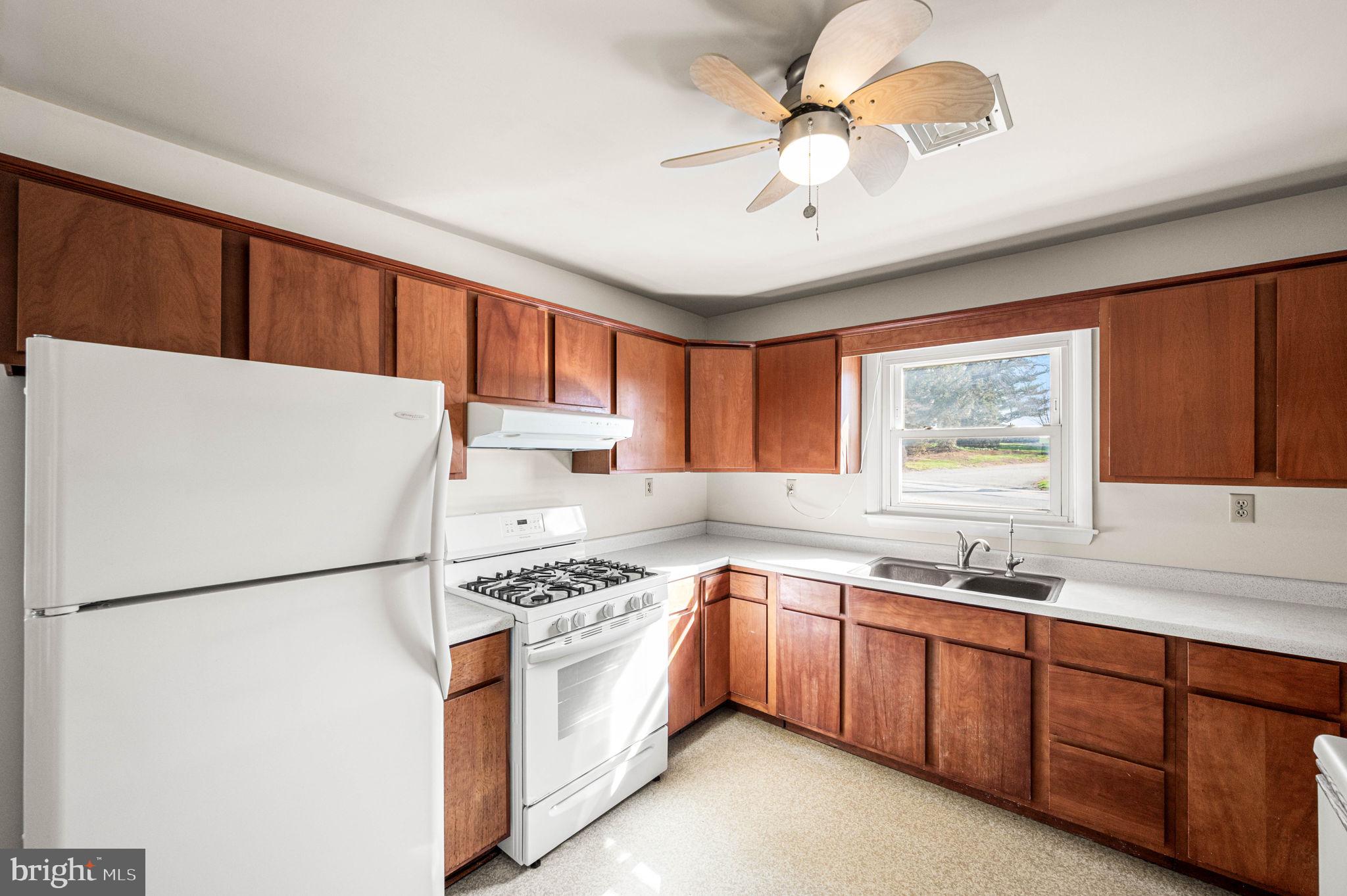 HONEY BROOK MANOR - Residential