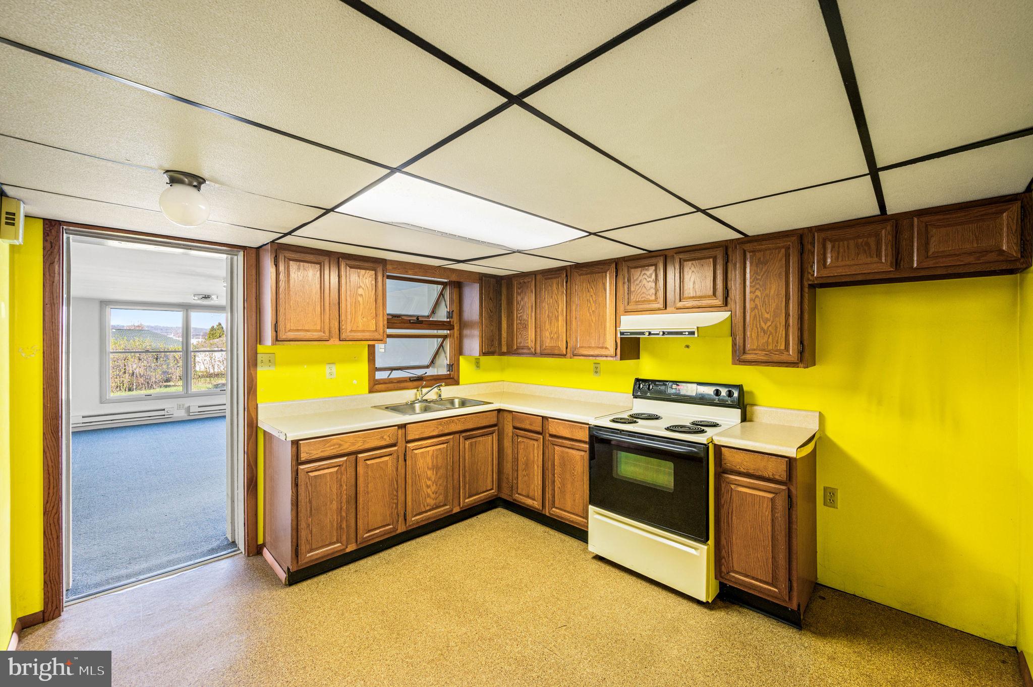 HONEY BROOK MANOR - Residential