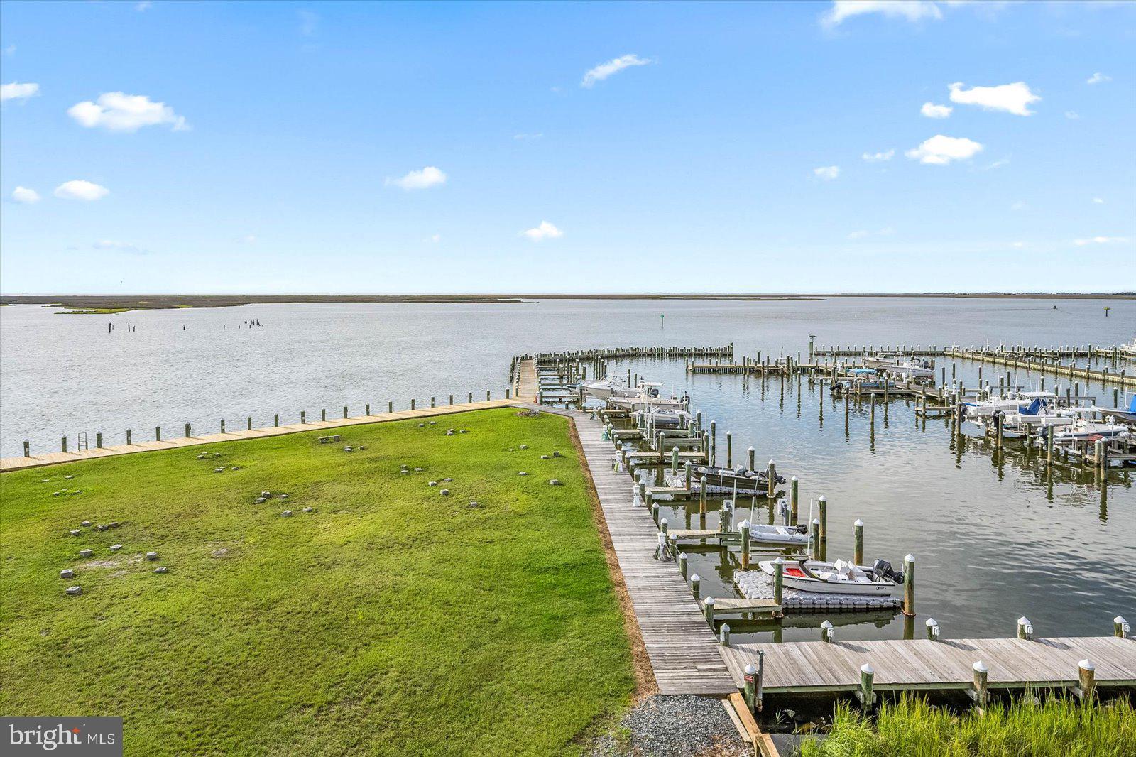 HARBOUR LIGHT CONDOS - Residential