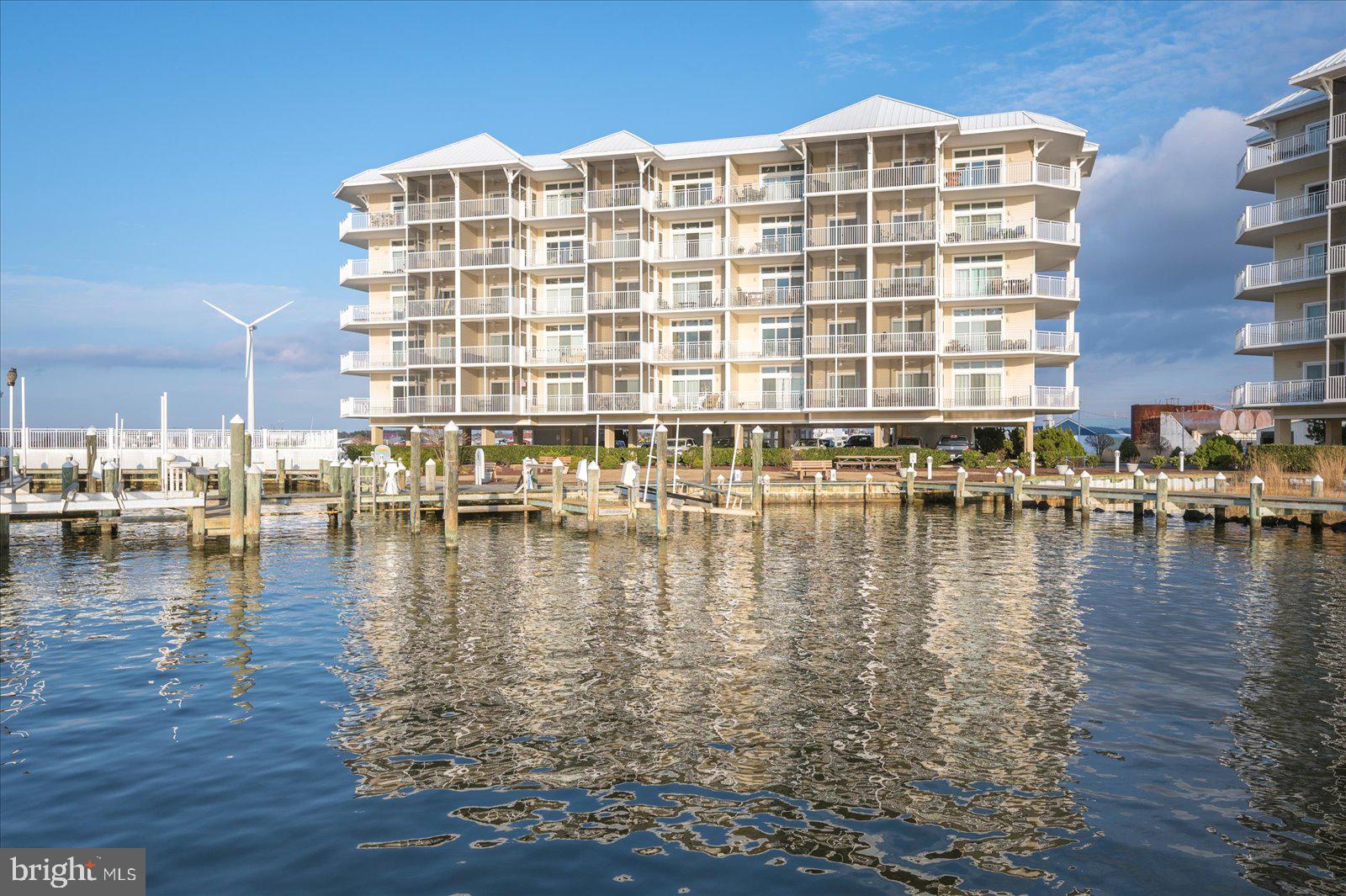 HARBOUR LIGHT CONDOS - Residential