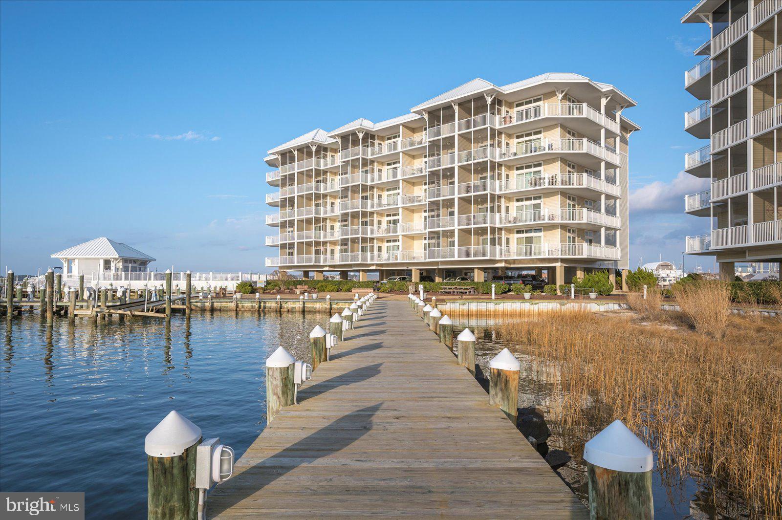 HARBOUR LIGHT CONDOS - Residential