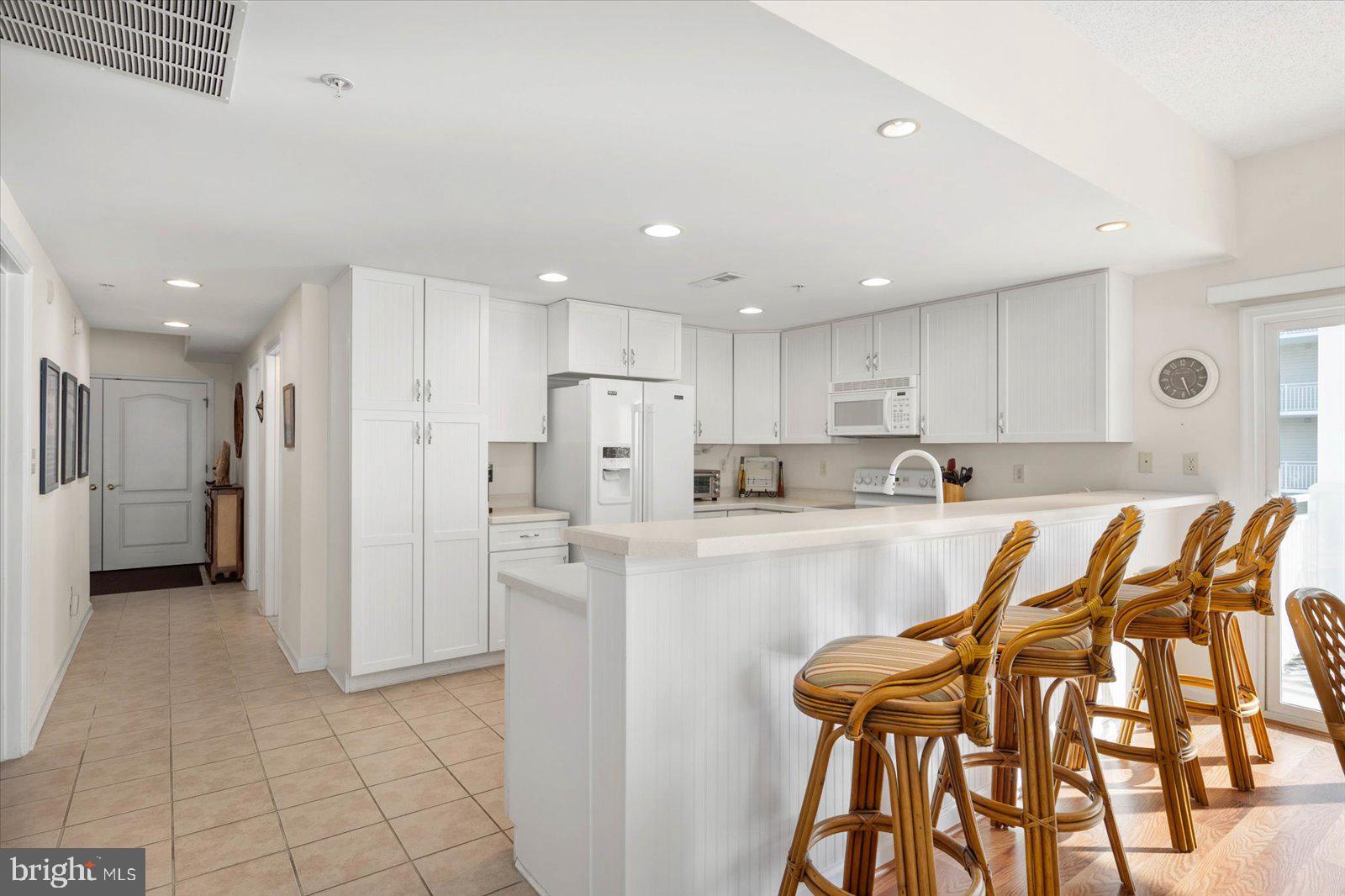 HARBOUR LIGHT CONDOS - Residential