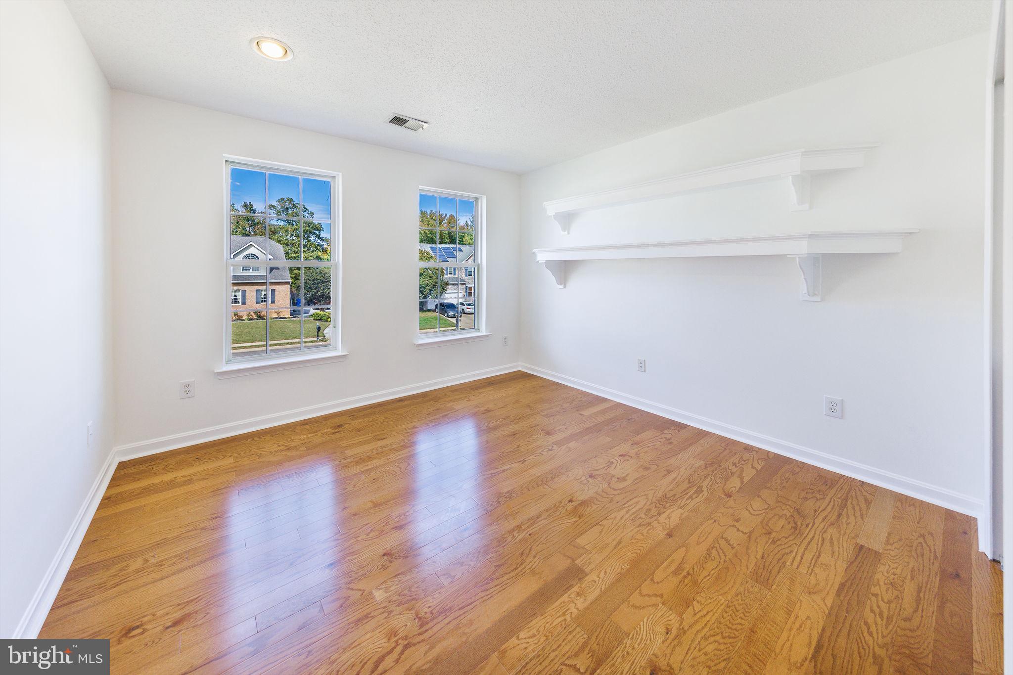 KINGS GRANT LA PLATA - Residential