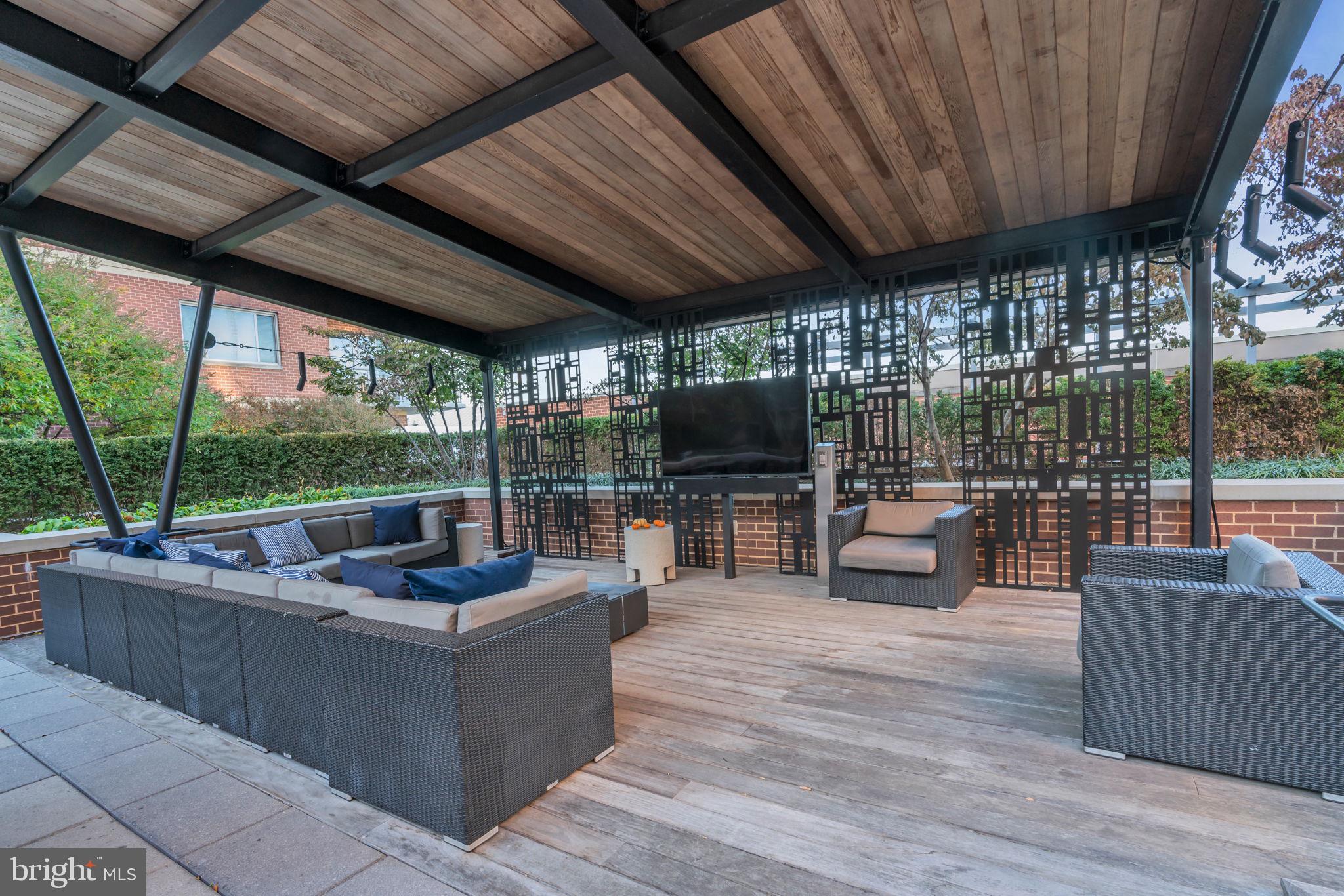 MOSAIC AT MERRIFIELD - Residential