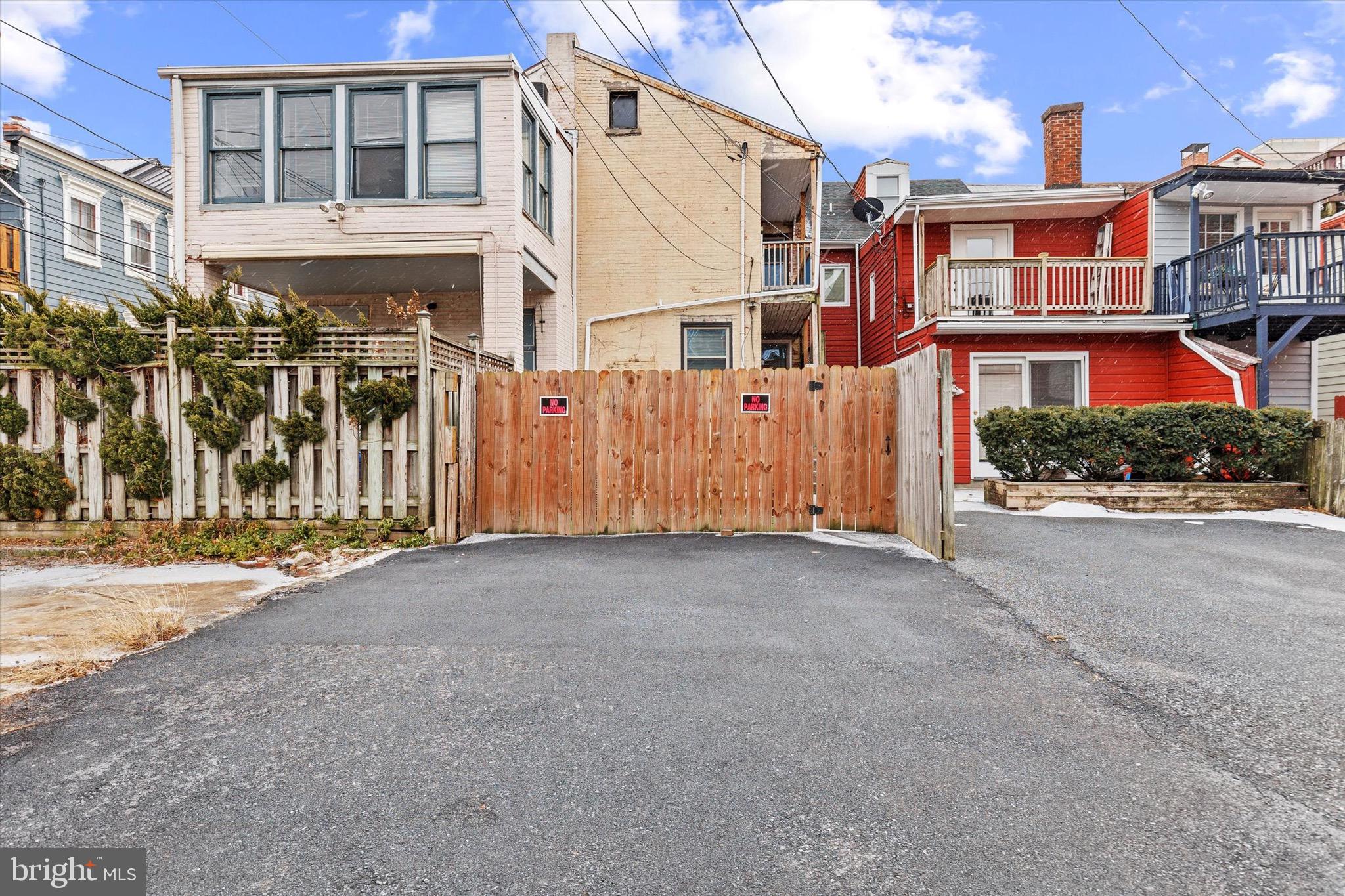 FOX RIDGE - Residential