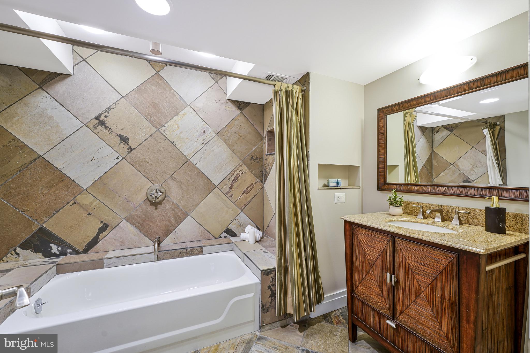 CEDAR RUN - Residential