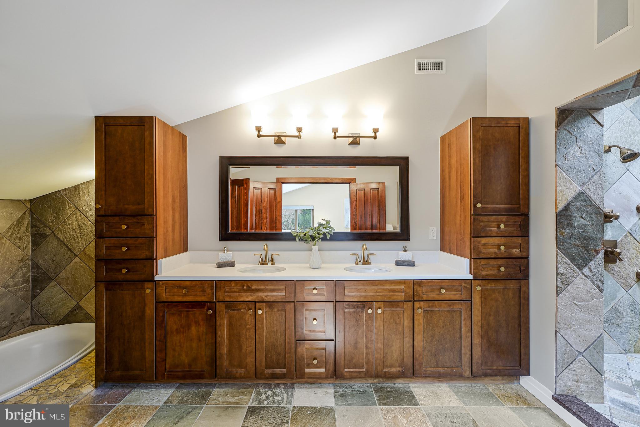 CEDAR RUN - Residential