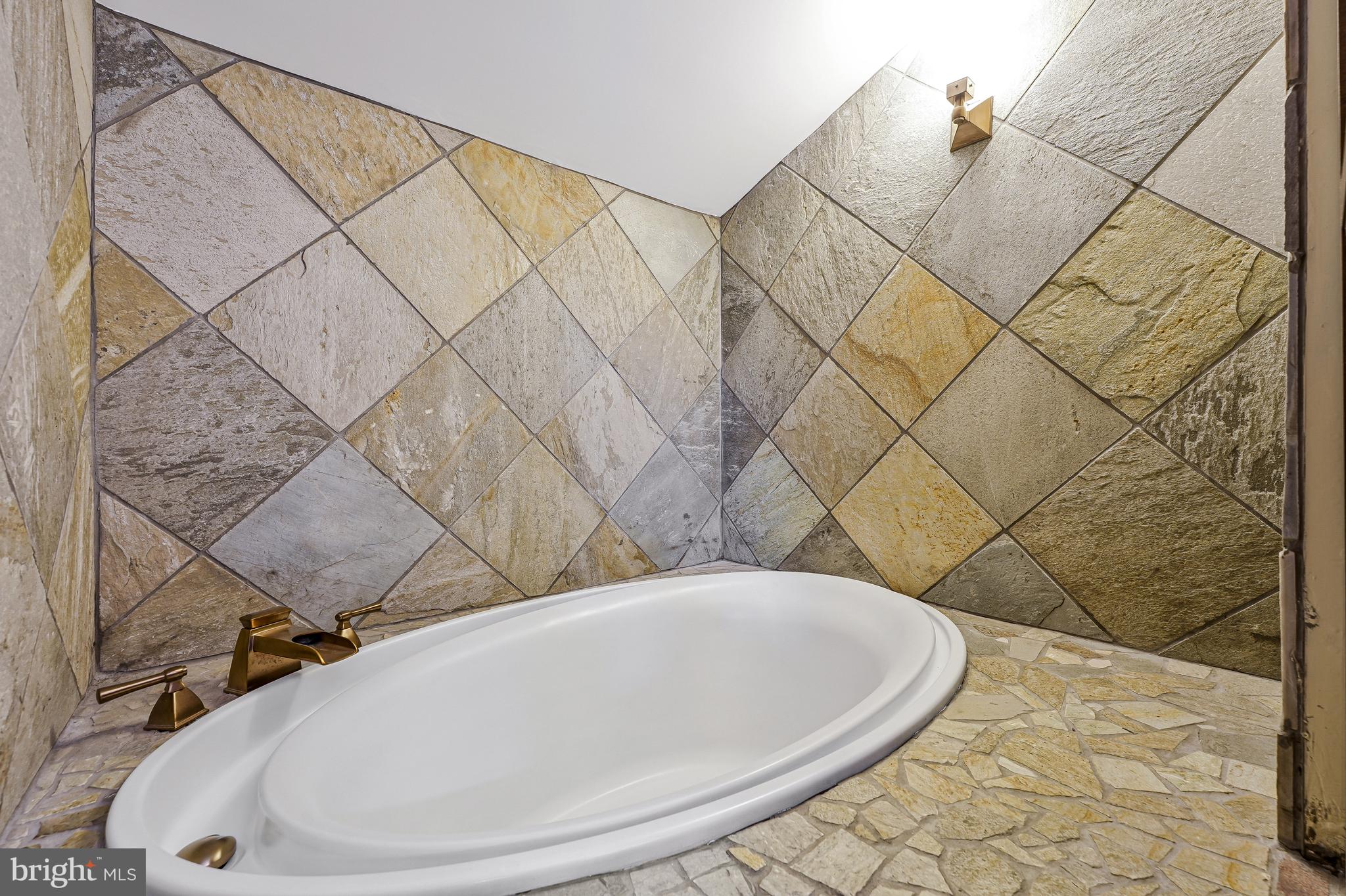 CEDAR RUN - Residential