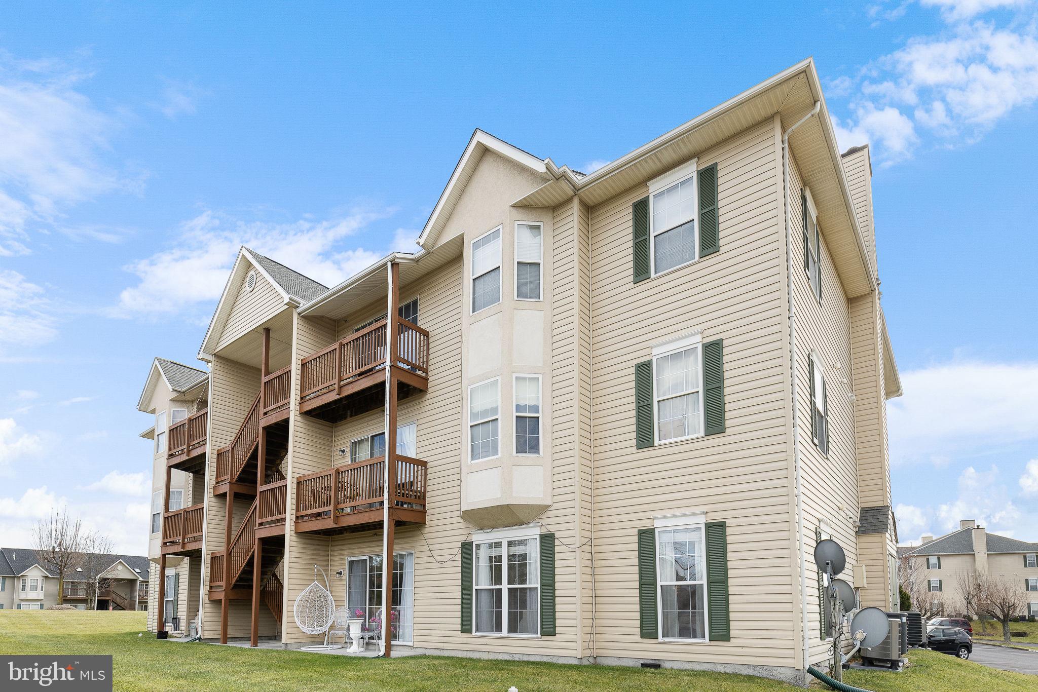 PARKVIEW CONDOMINIUMS - Residential