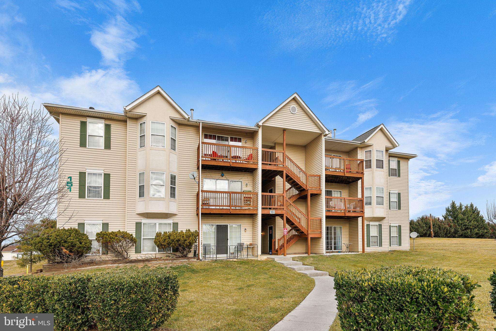 PARKVIEW CONDOMINIUMS - Residential