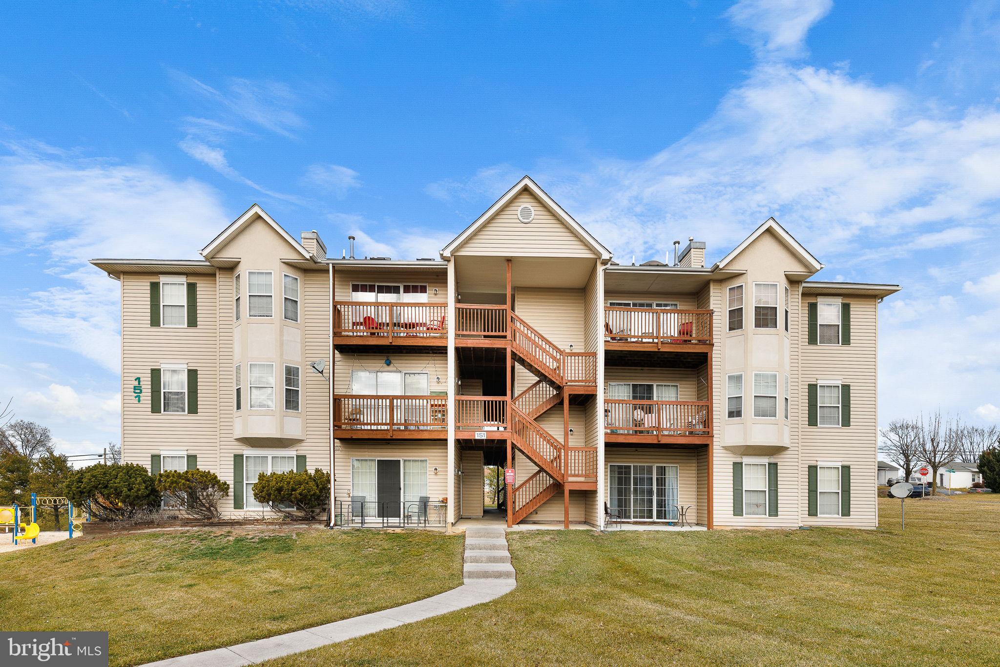 PARKVIEW CONDOMINIUMS - Residential