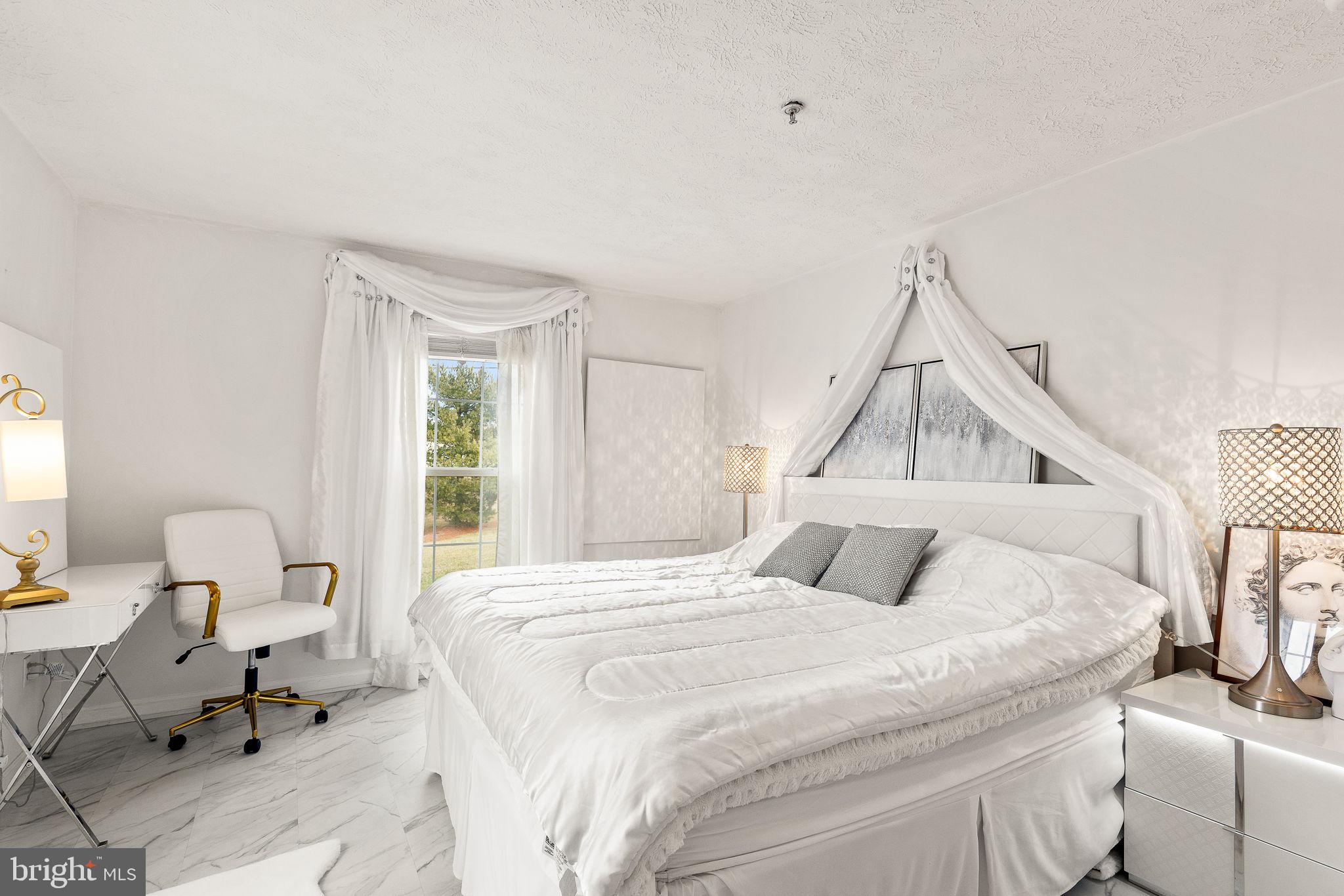 PARKVIEW CONDOMINIUMS - Residential