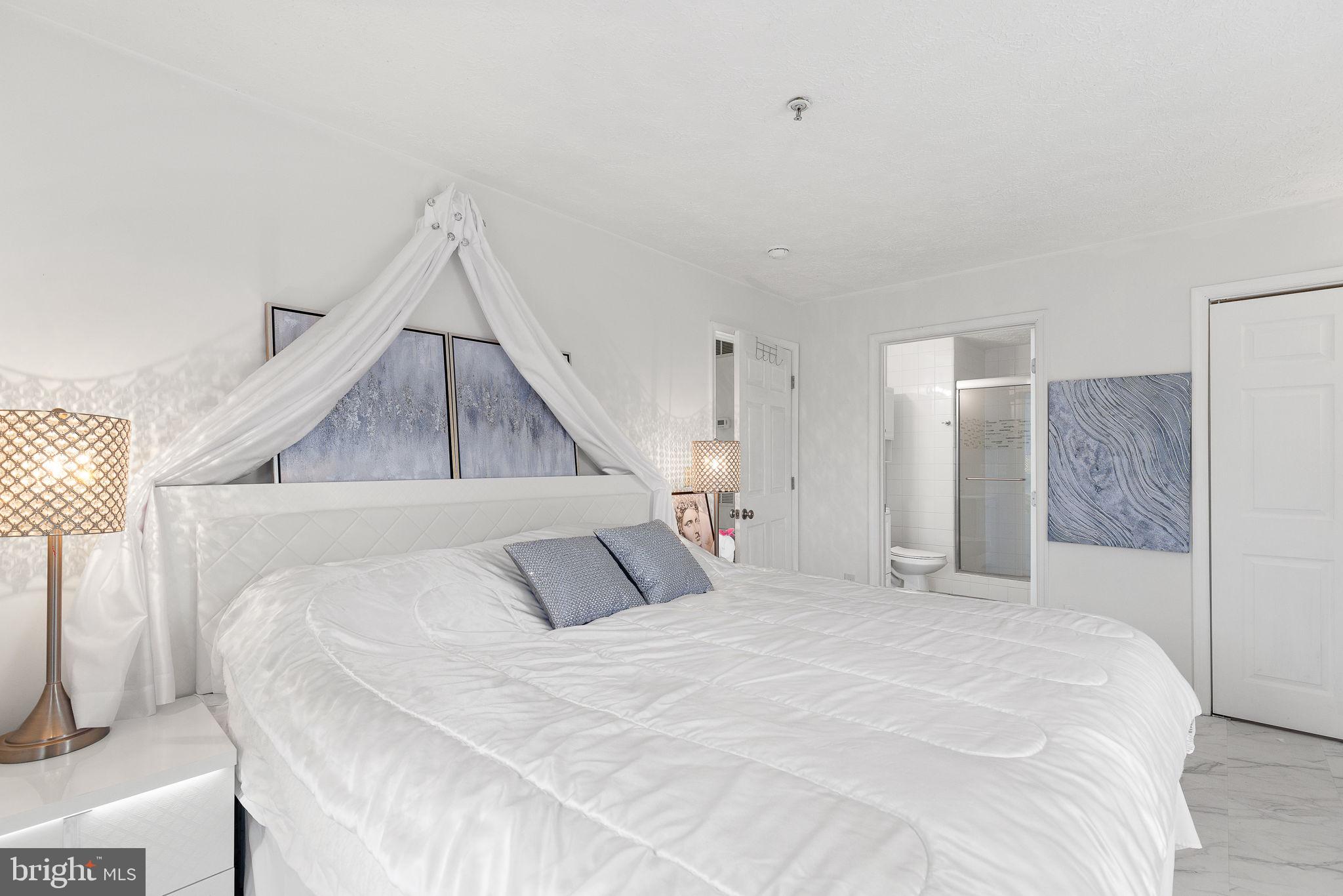 PARKVIEW CONDOMINIUMS - Residential