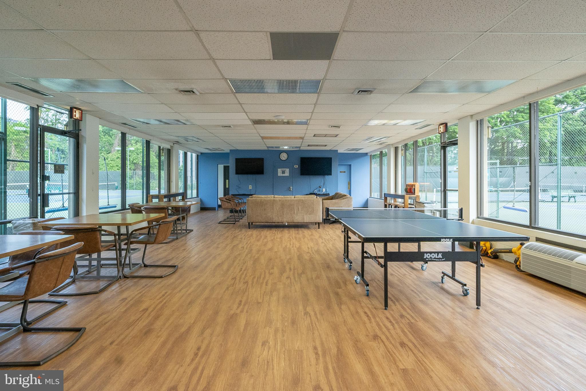 PROMENADE TOWERS - Residential