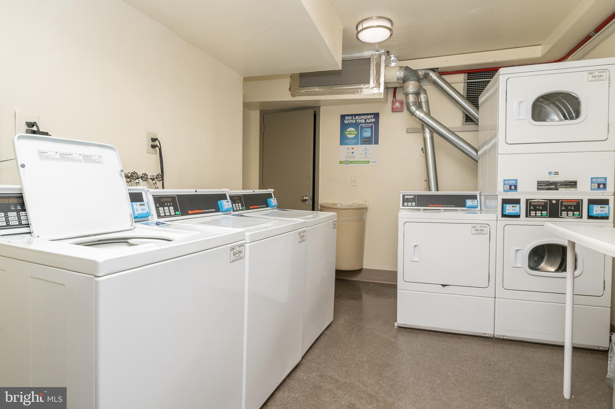 PROMENADE TOWERS - Residential