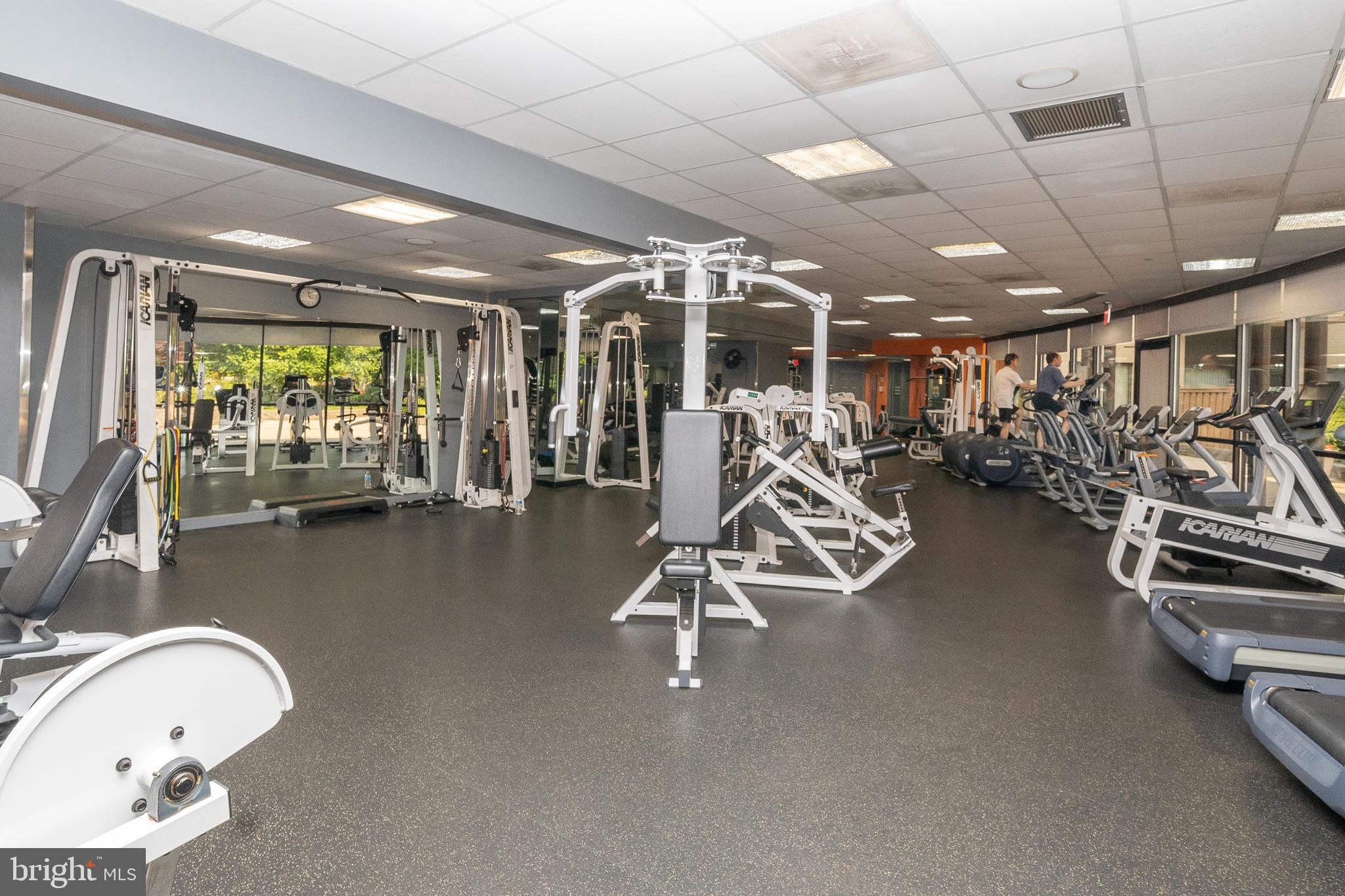 PROMENADE TOWERS - Residential