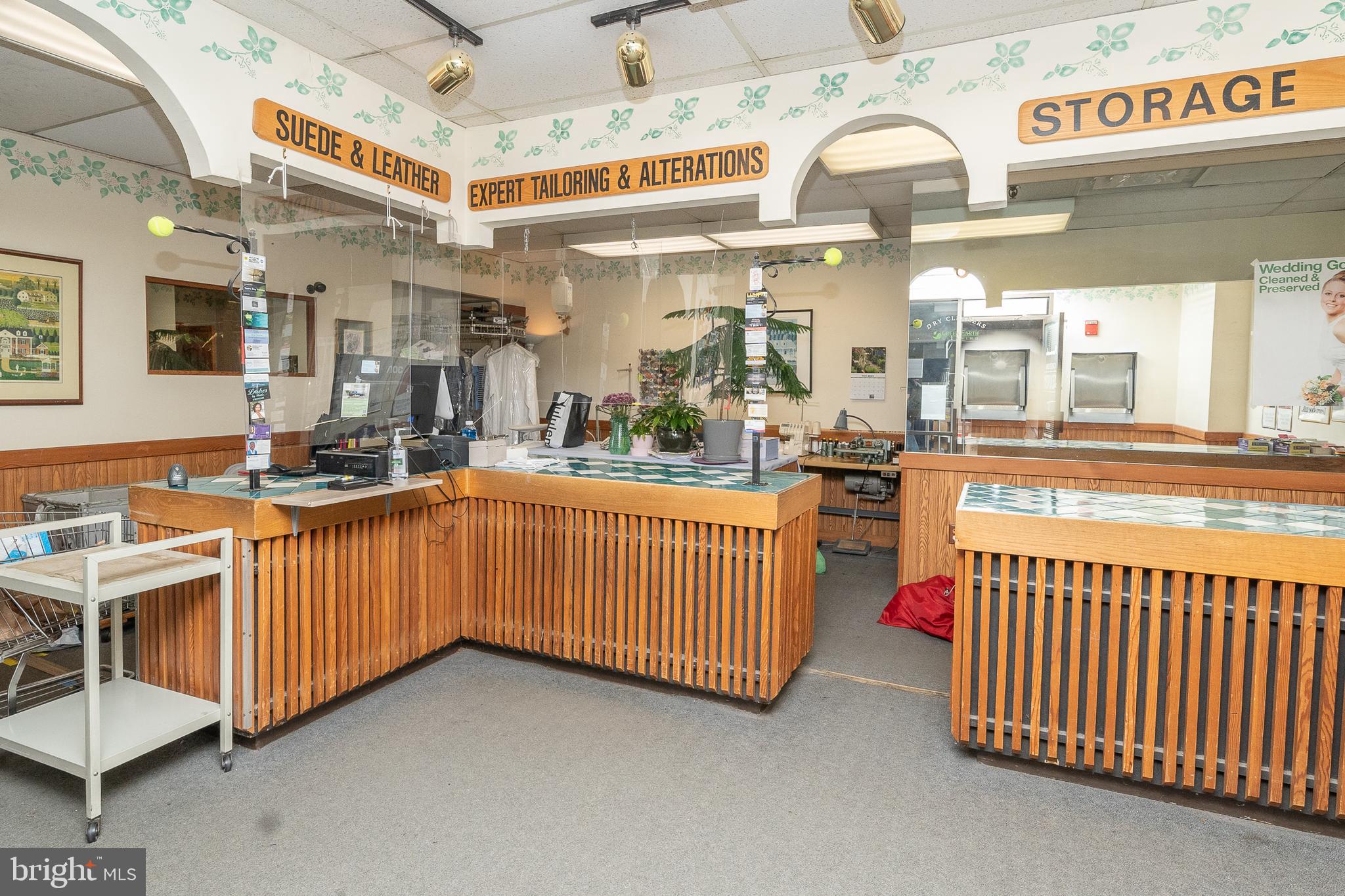 PROMENADE TOWERS - Residential