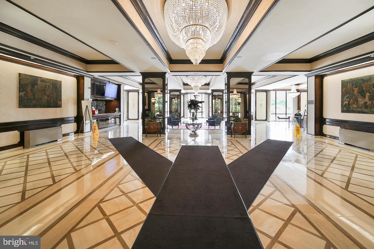 PROMENADE TOWERS - Residential