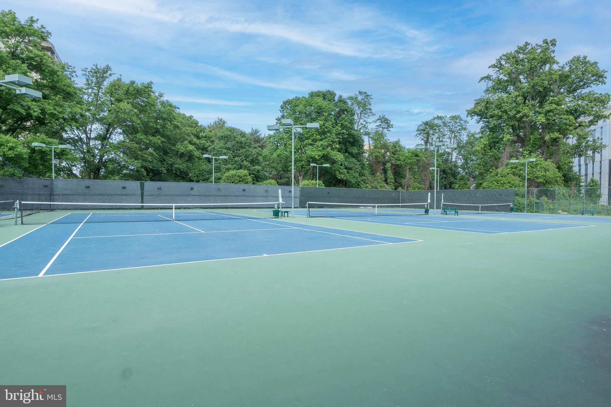 PROMENADE TOWERS - Residential