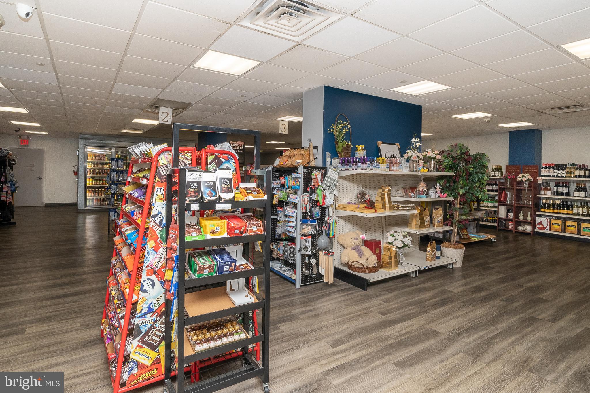 PROMENADE TOWERS - Residential