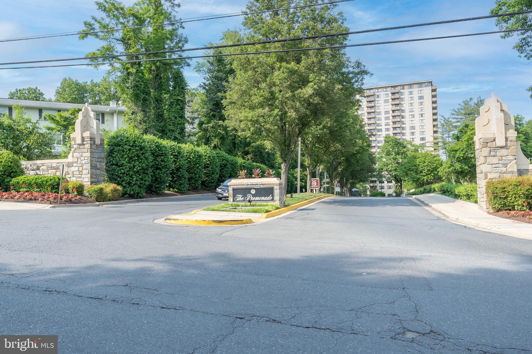 PROMENADE TOWERS - Residential