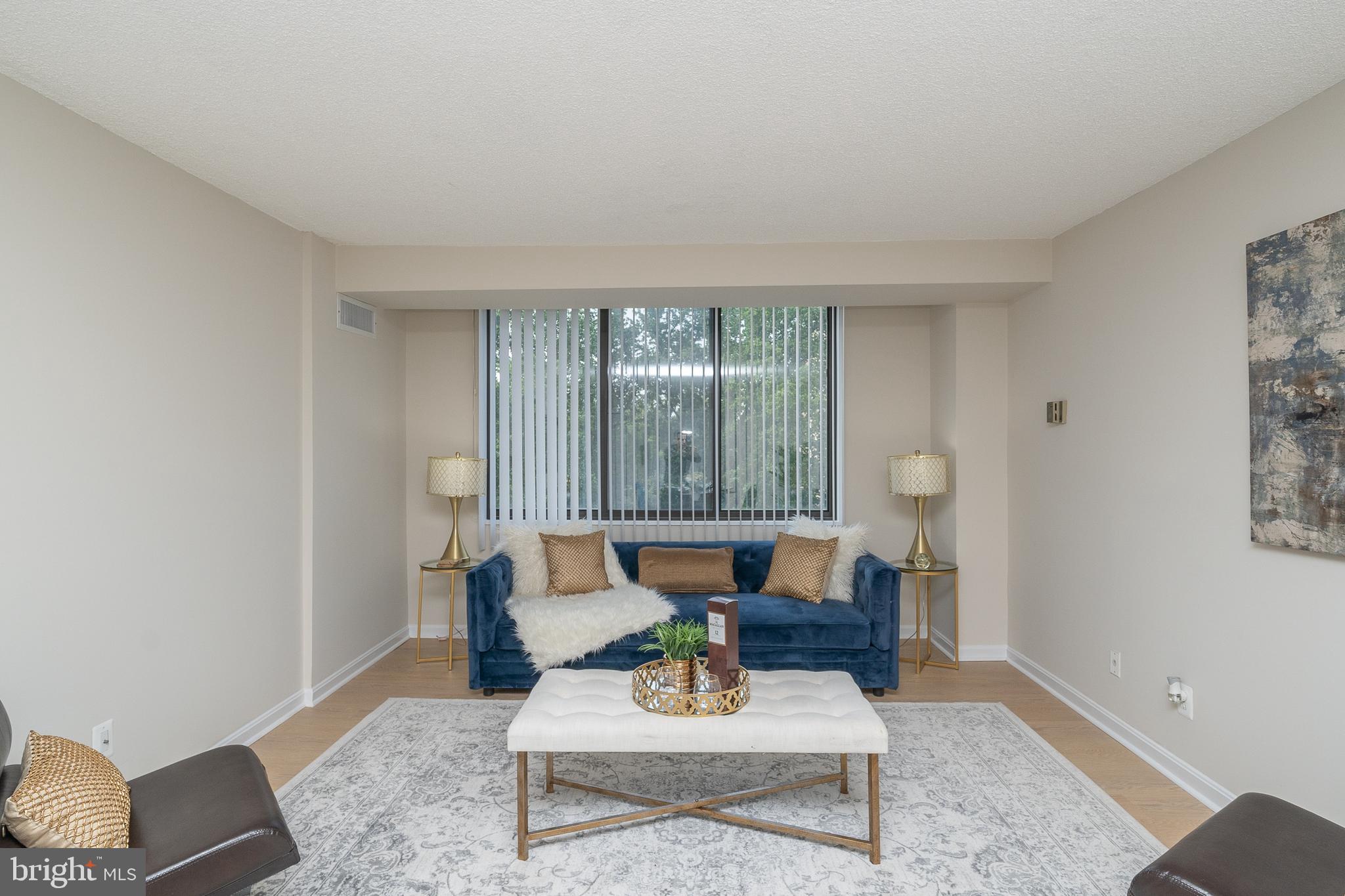 PROMENADE TOWERS - Residential