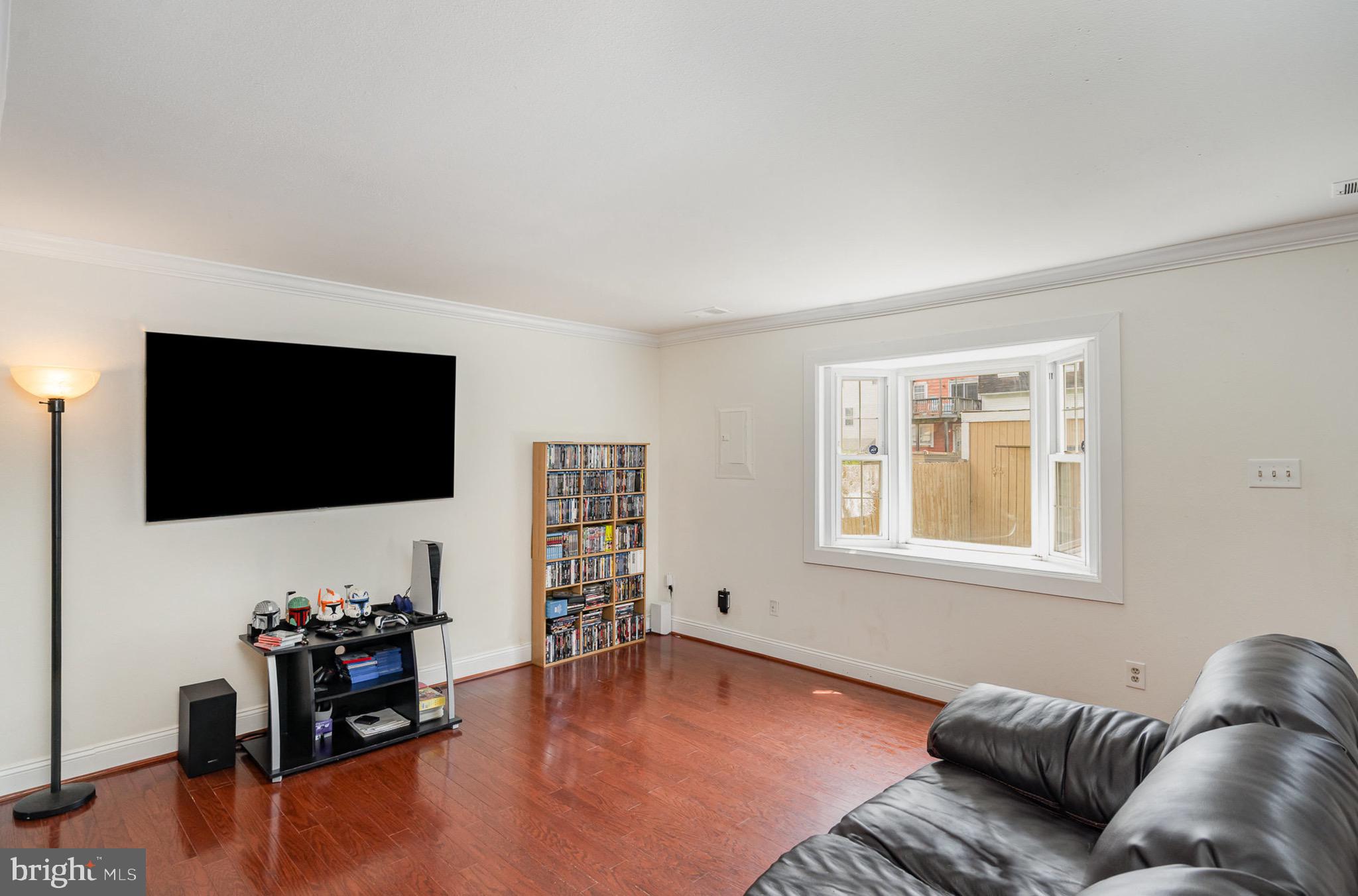 1029 THOMAS JEFFERSON PLACE