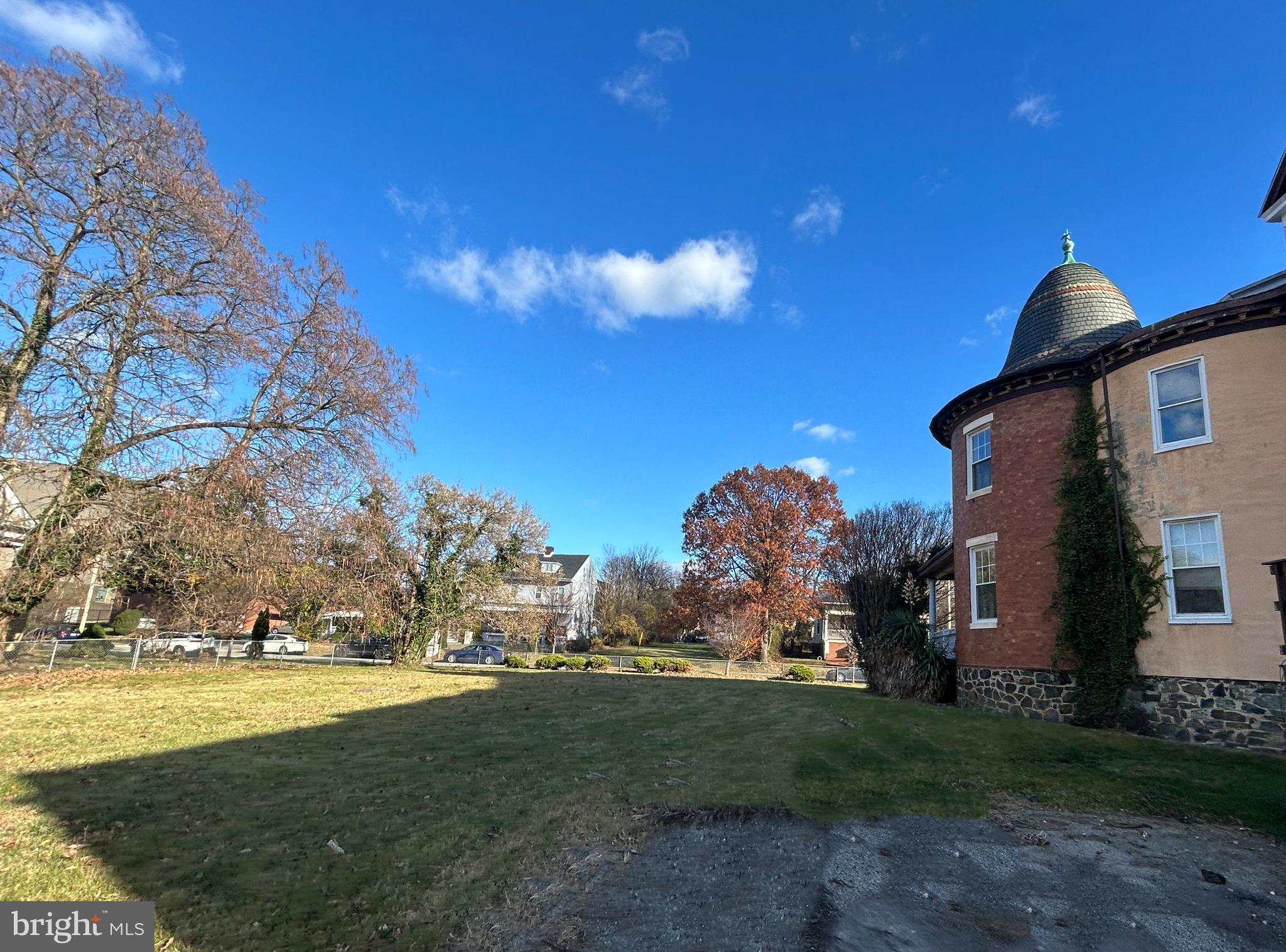 HOWARD PARK - Residential