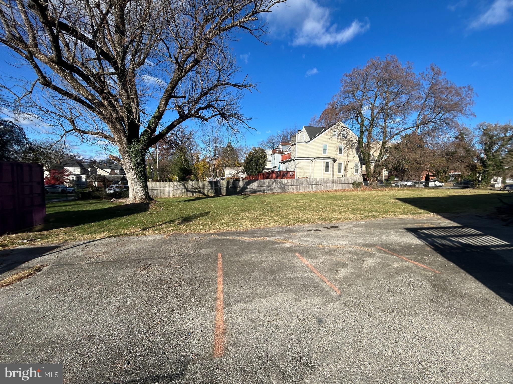 HOWARD PARK - Residential