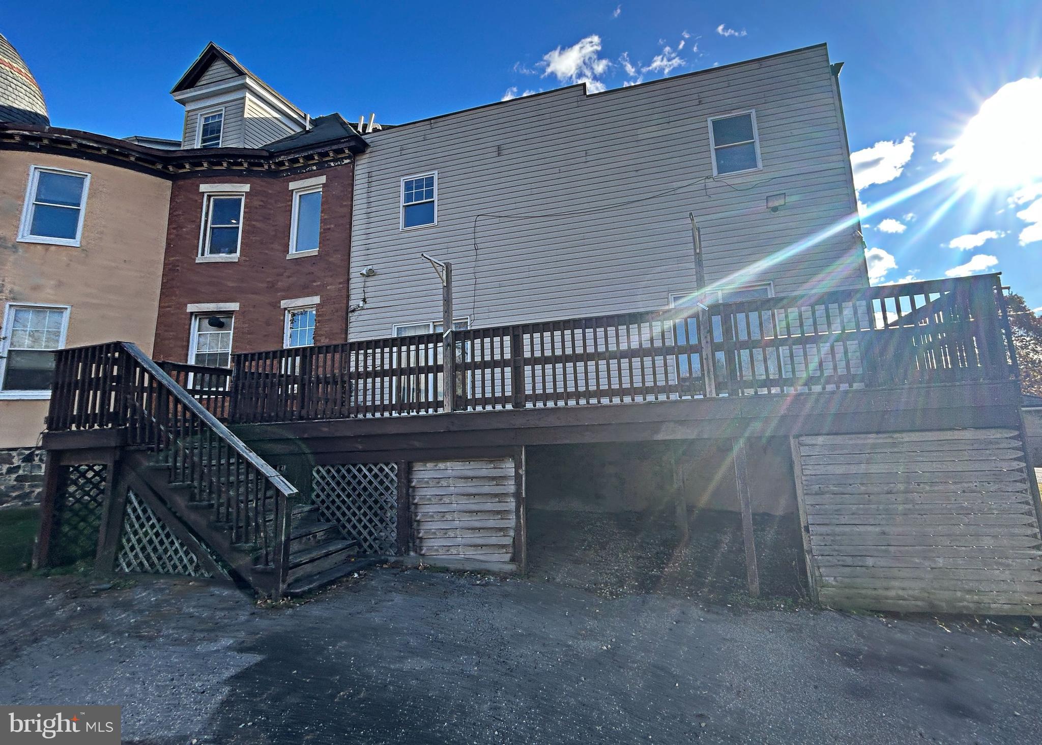 HOWARD PARK - Residential