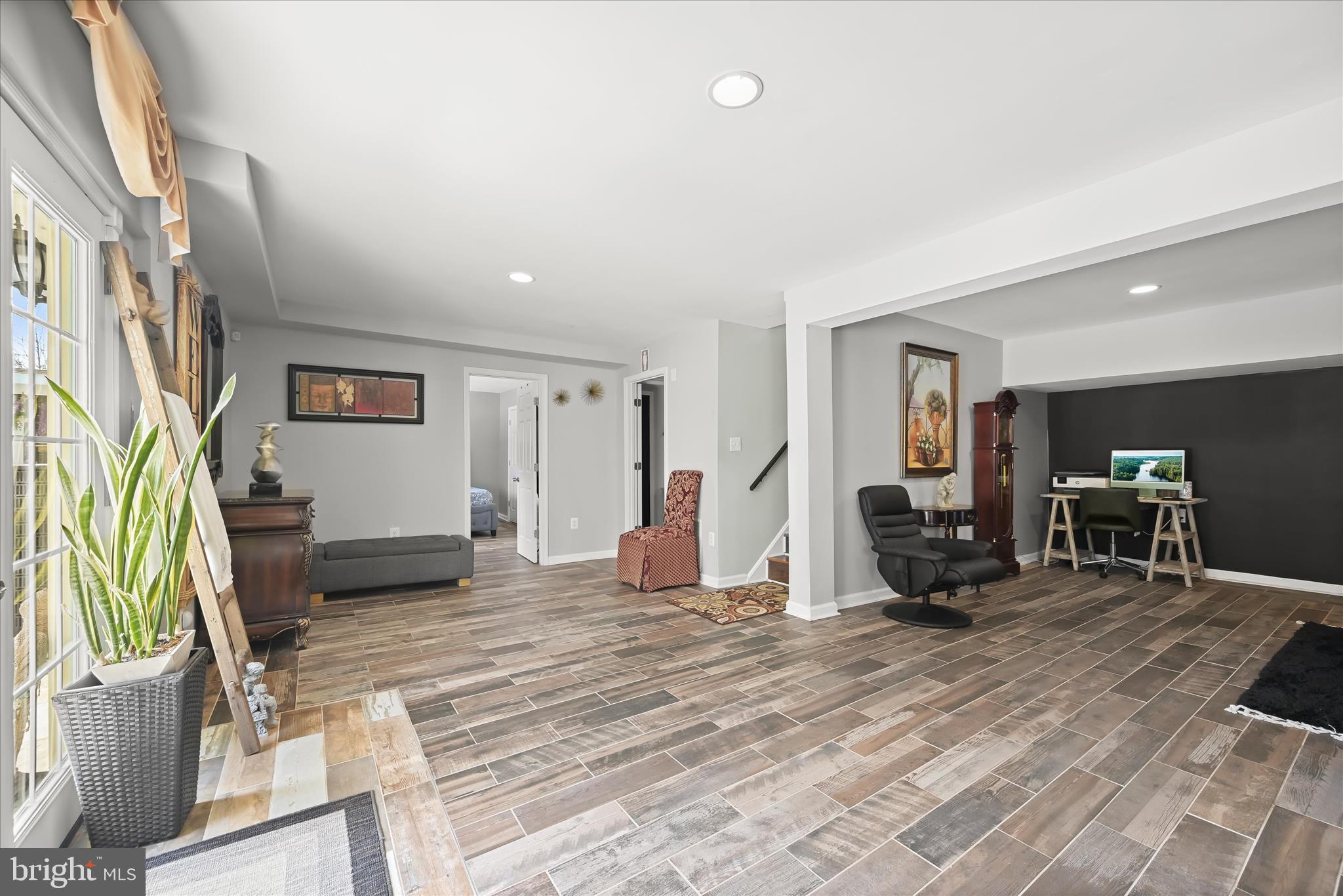 SILVER SPRING - Residential Income