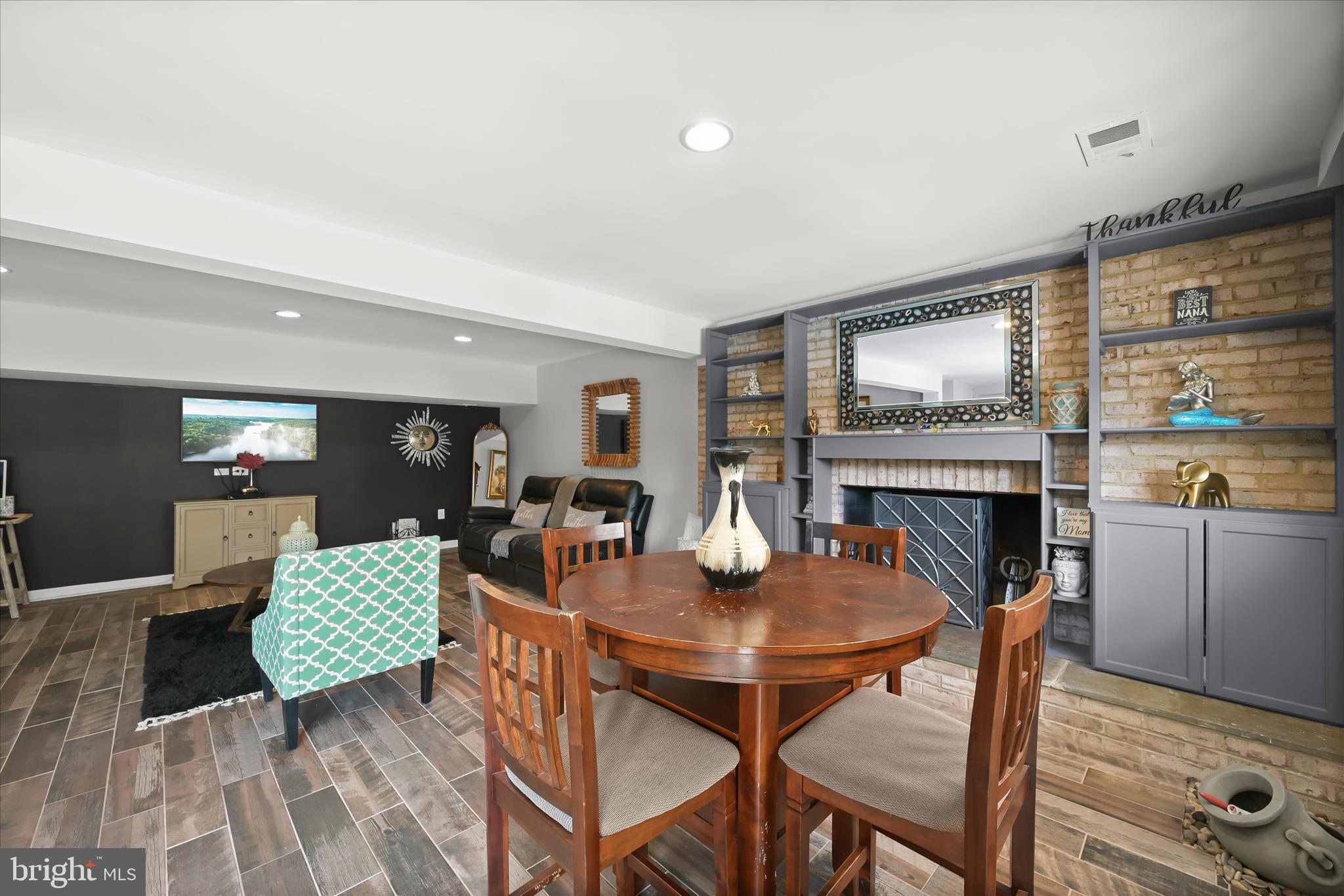 SILVER SPRING - Residential Income