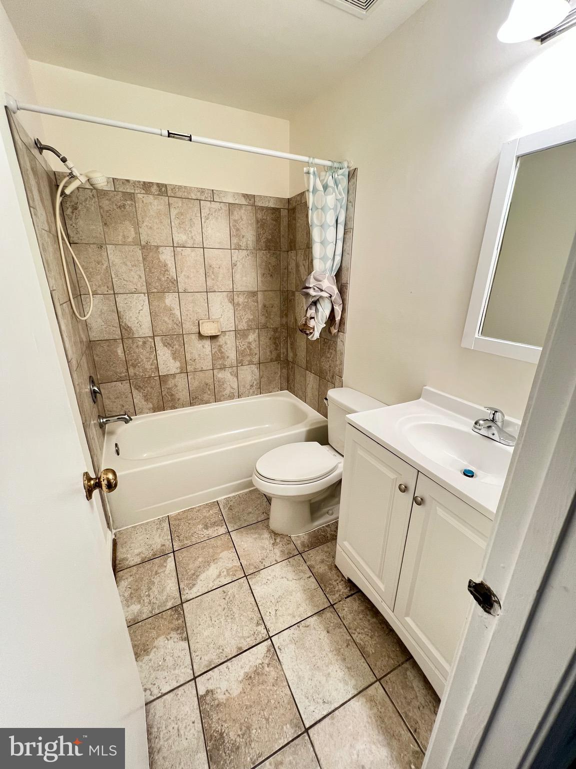 TOWNS OF FOREST HILLS - Residential