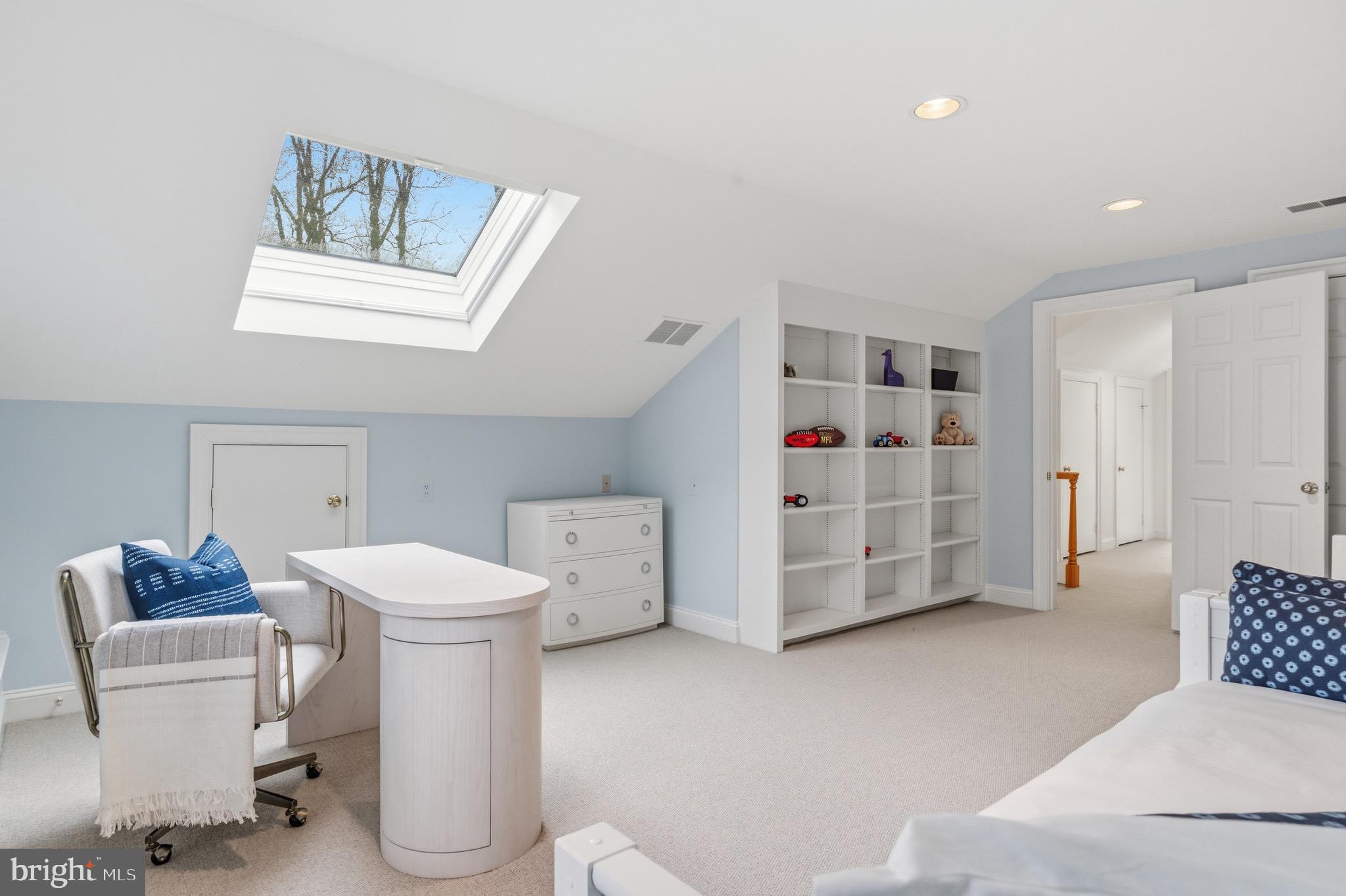 SPRING VALLEY - Residential