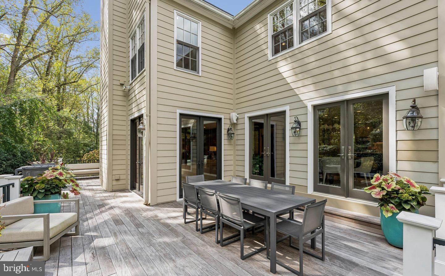 SPRING VALLEY - Residential