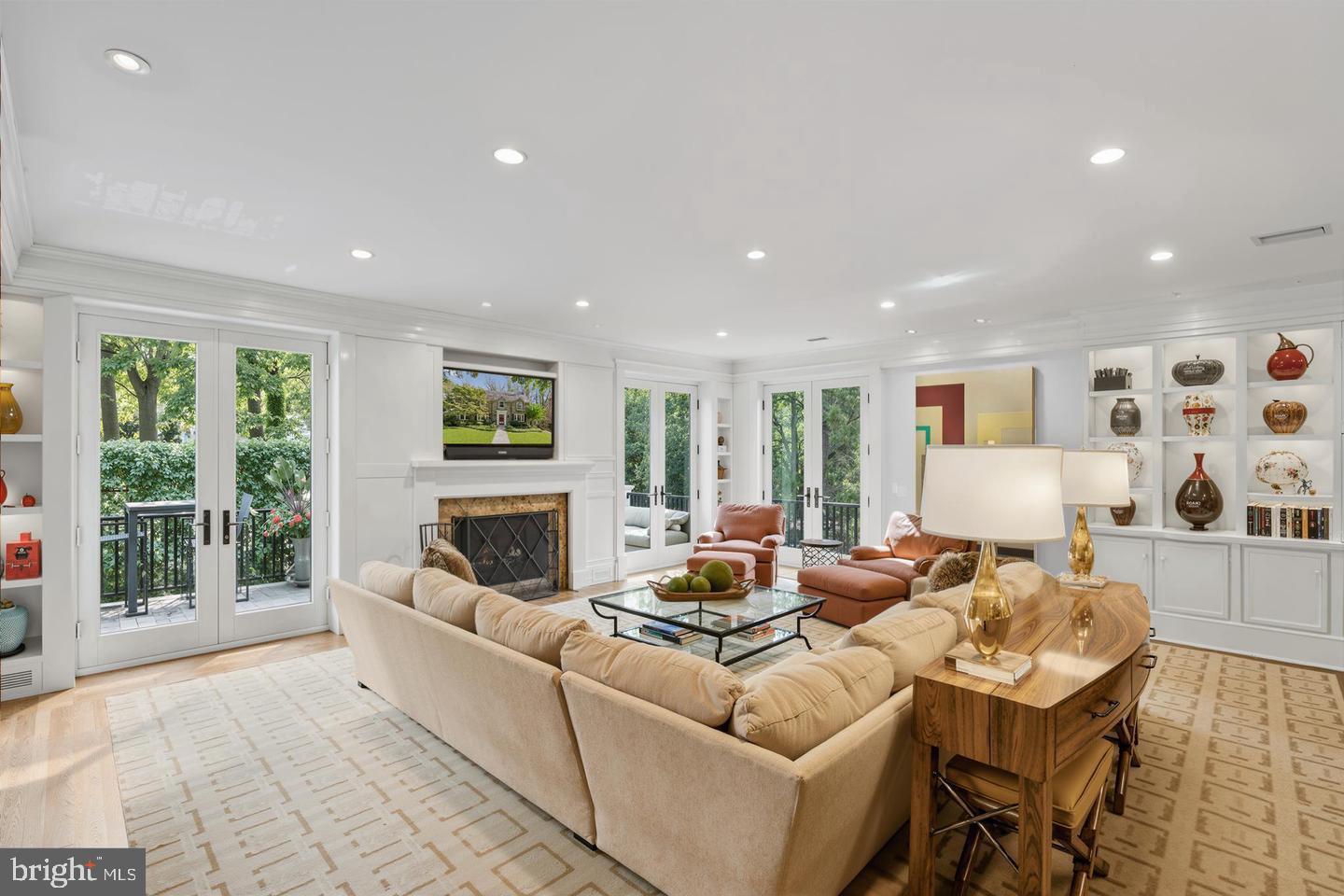 SPRING VALLEY - Residential