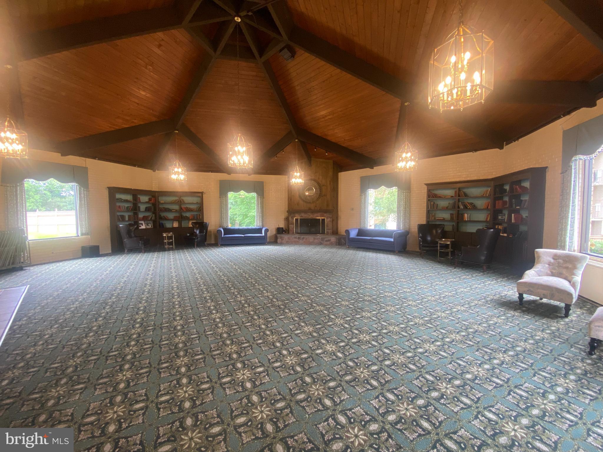 HUNTING RIDGE - Residential