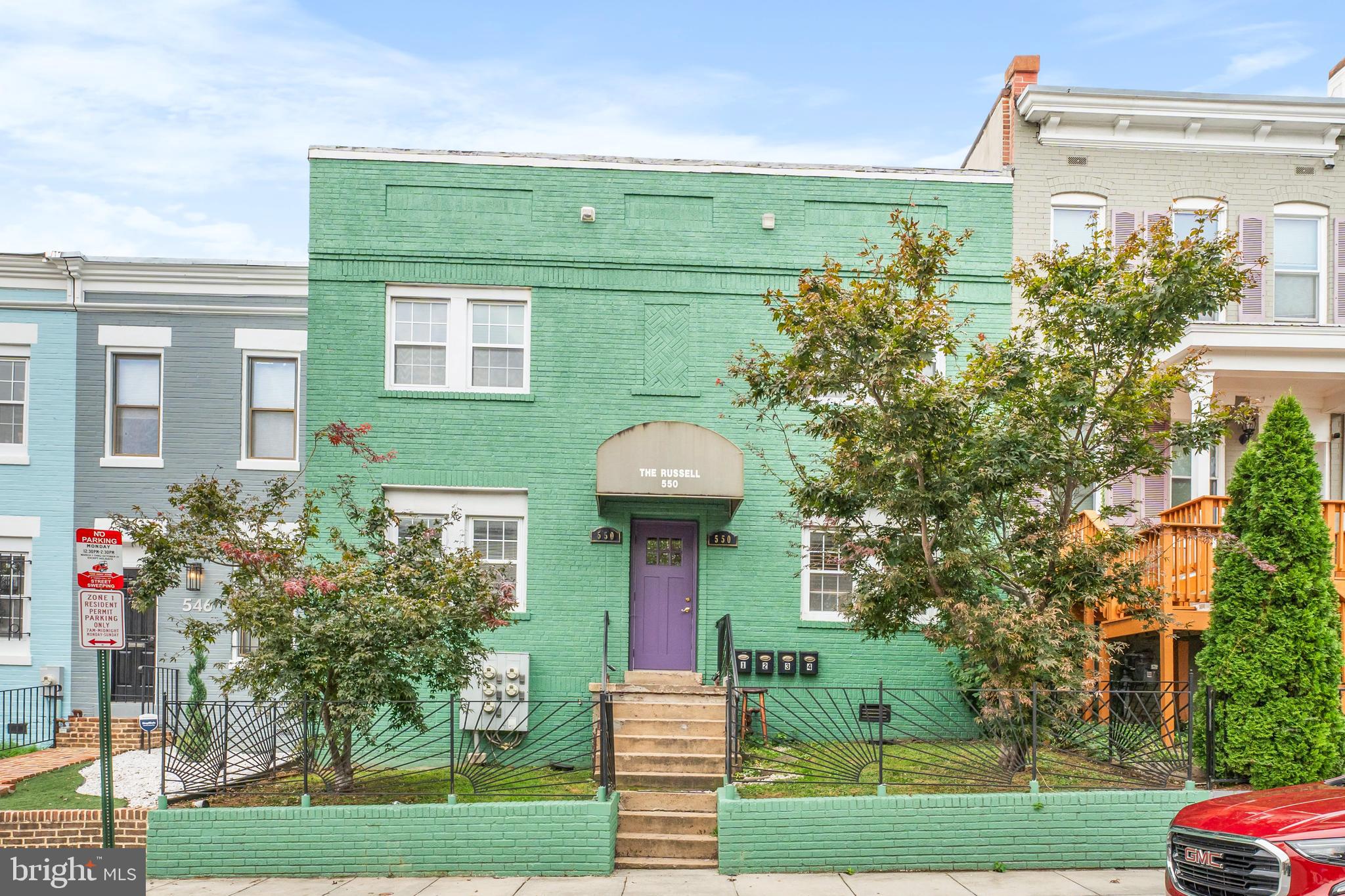 550 HOBART PLACE NW 1