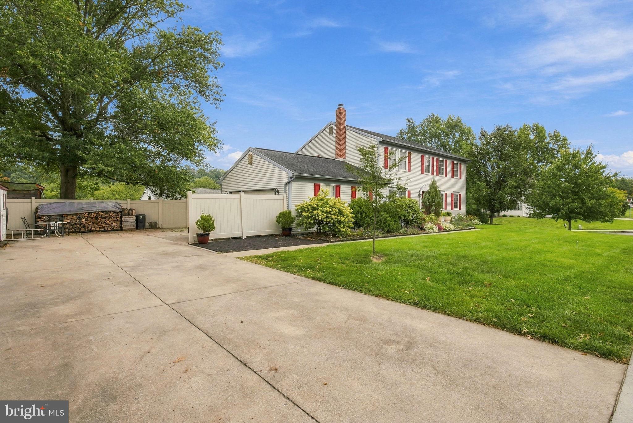 706 CARRIAGE LANE