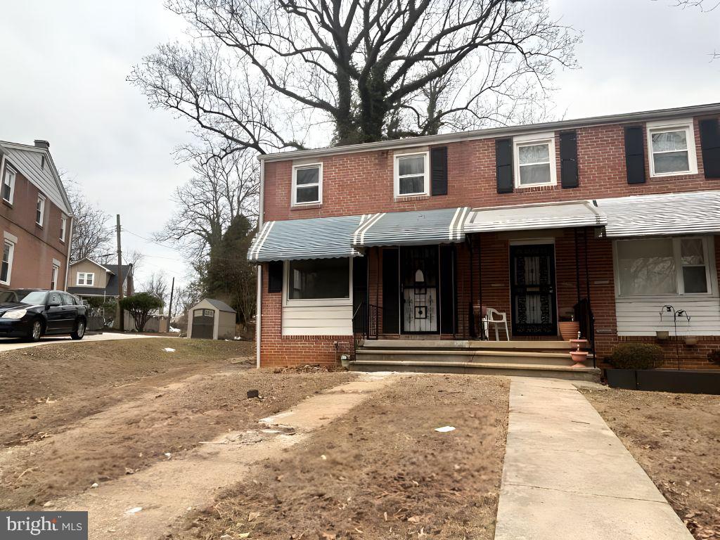 5504 ROBINWOOD AVENUE