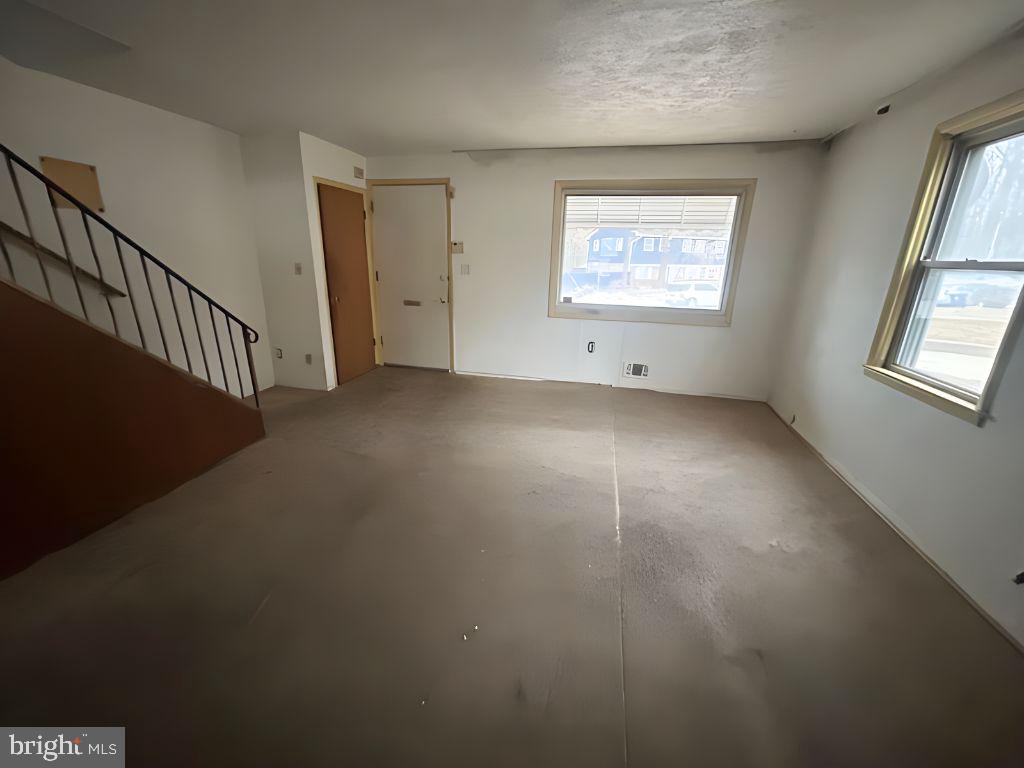 5504 ROBINWOOD AVENUE