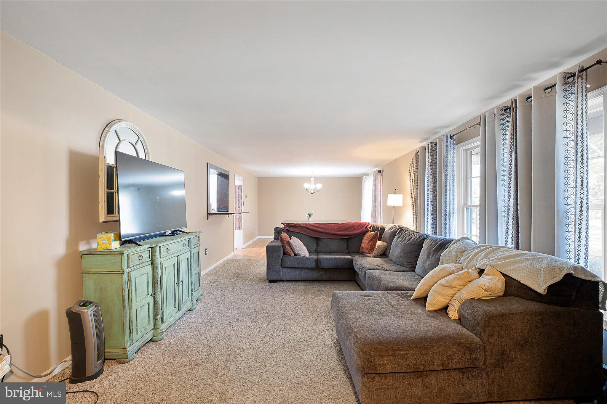 30 E ROSEMONT CIRCLE