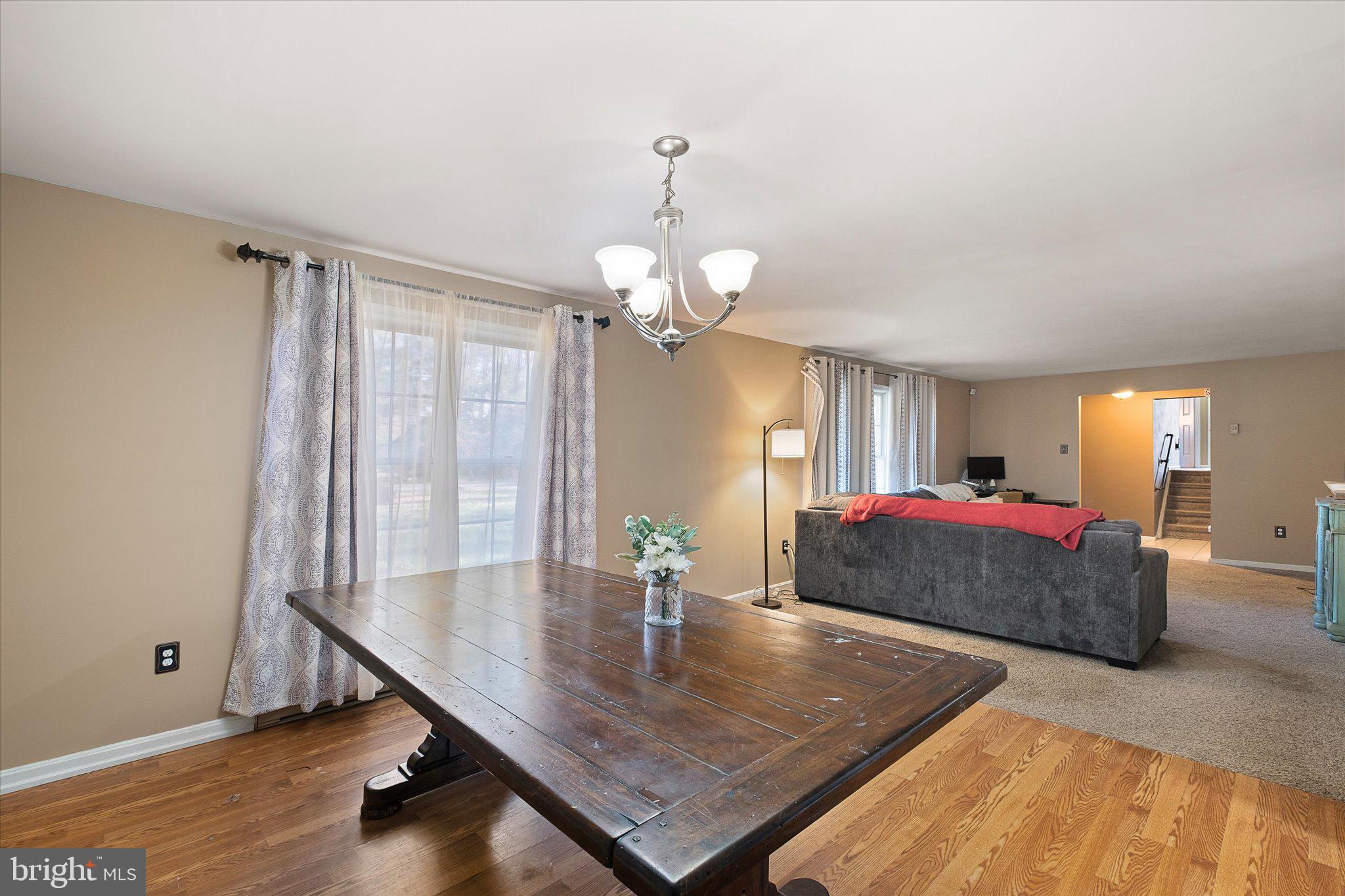 30 E ROSEMONT CIRCLE