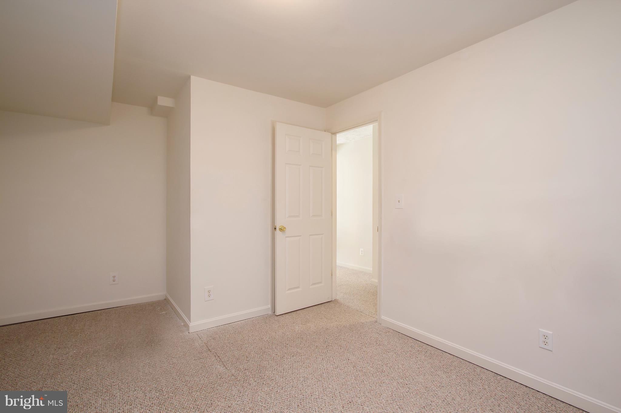 LAFAYETTE VILLAGE - Residential