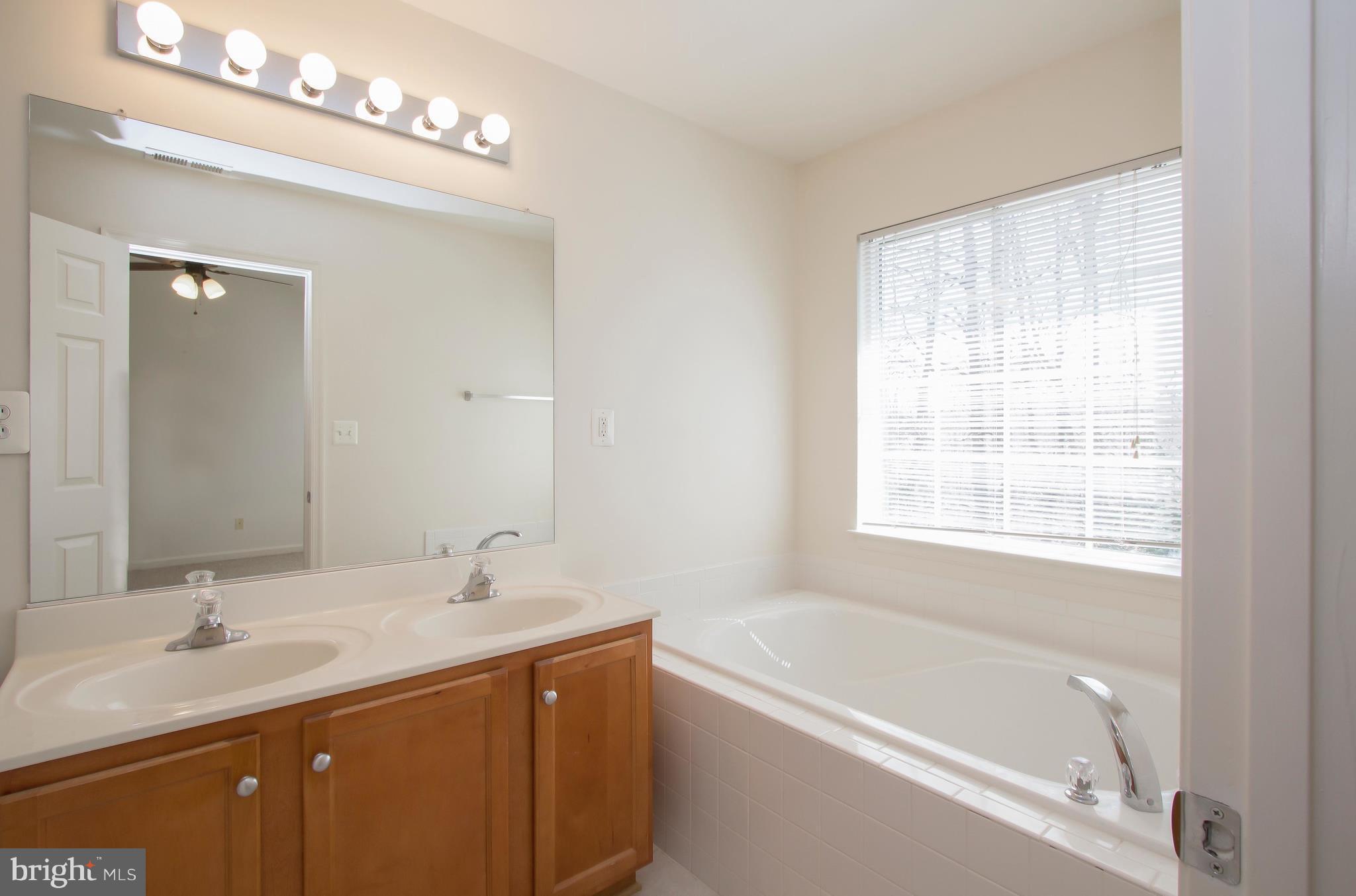 LAFAYETTE VILLAGE - Residential