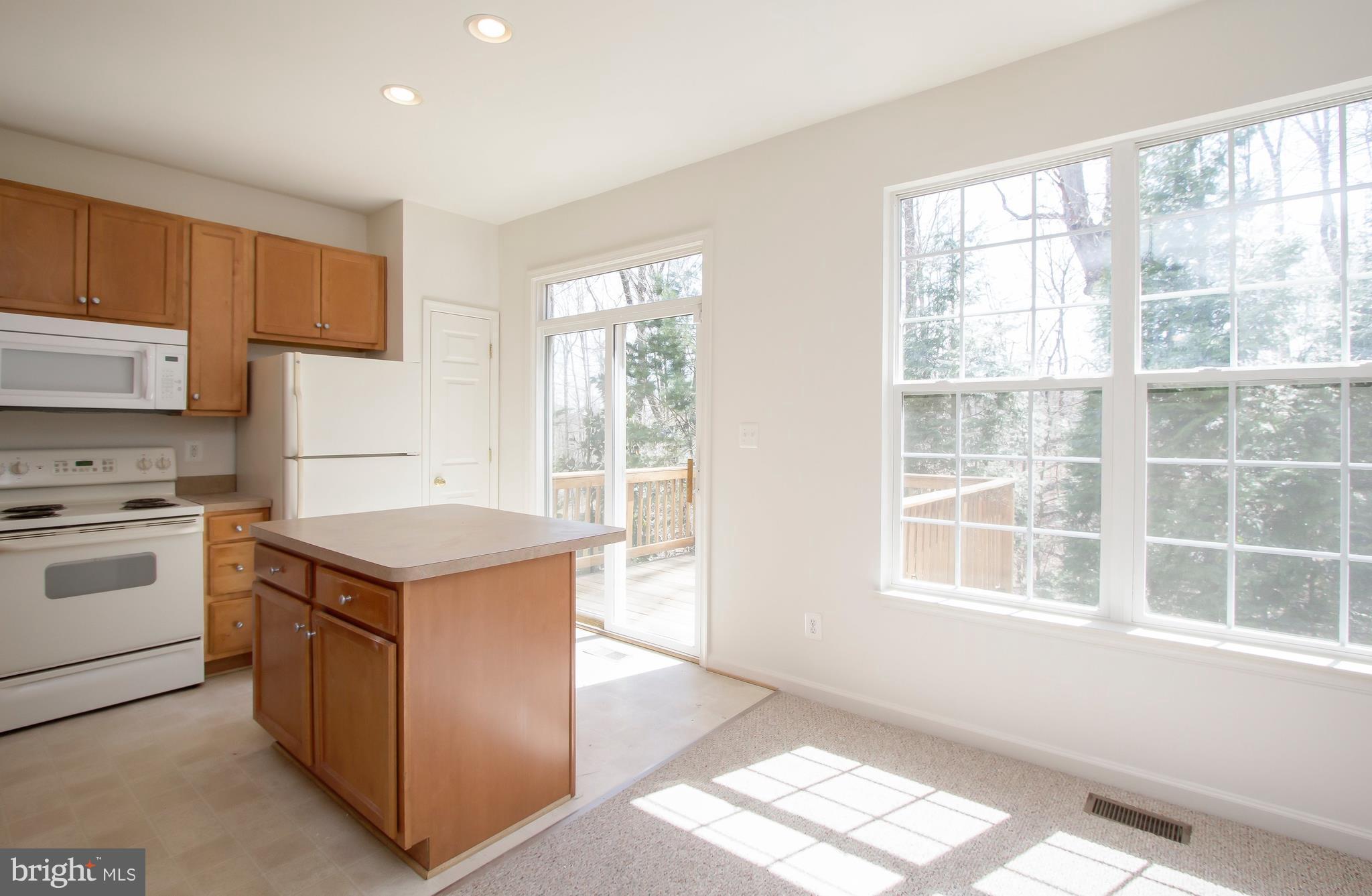 LAFAYETTE VILLAGE - Residential