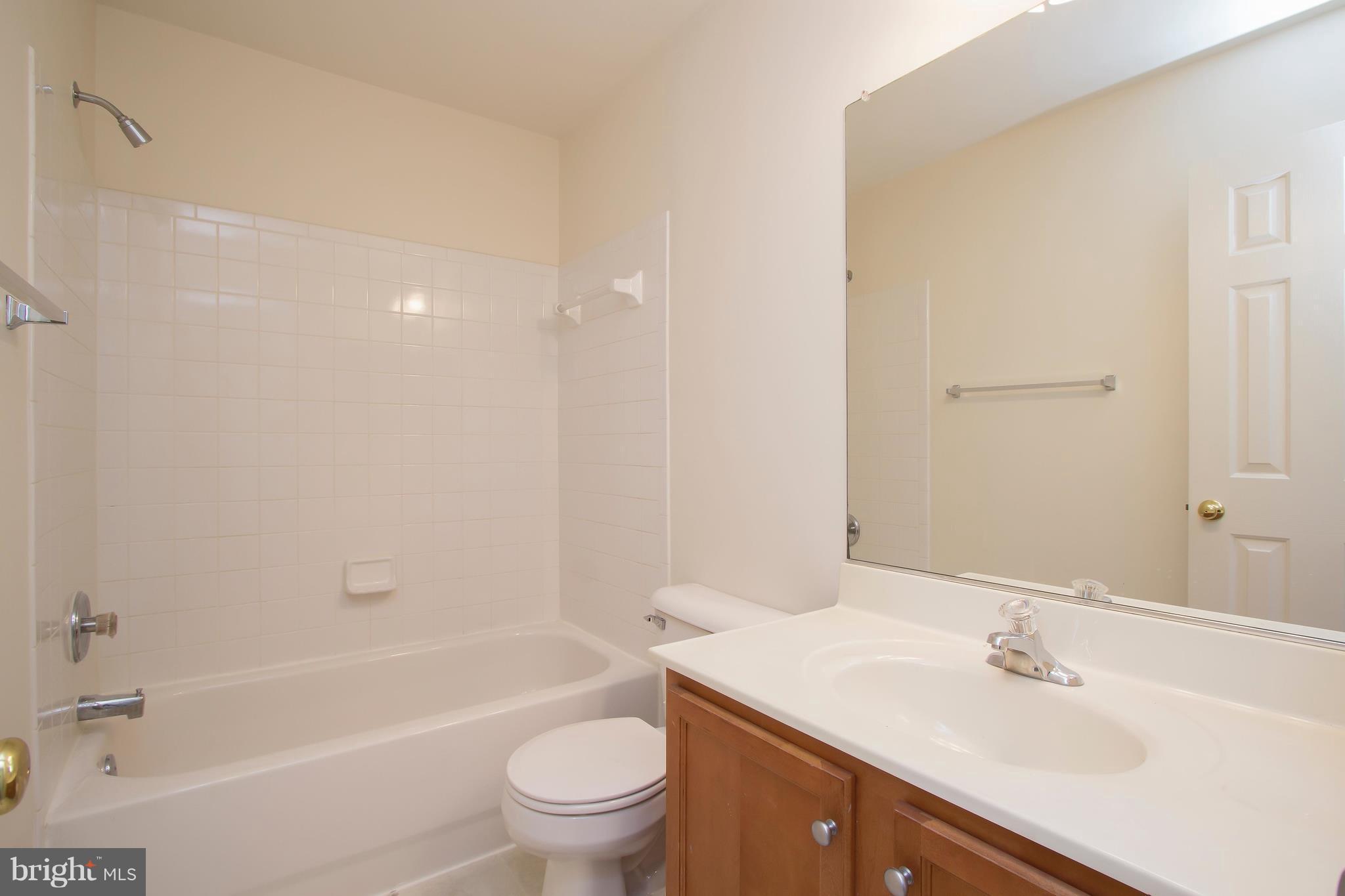 LAFAYETTE VILLAGE - Residential