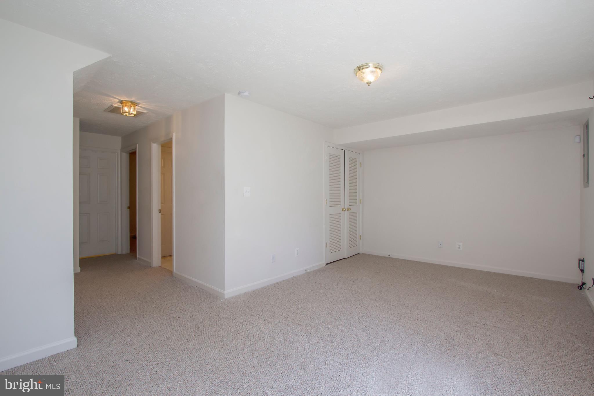 LAFAYETTE VILLAGE - Residential